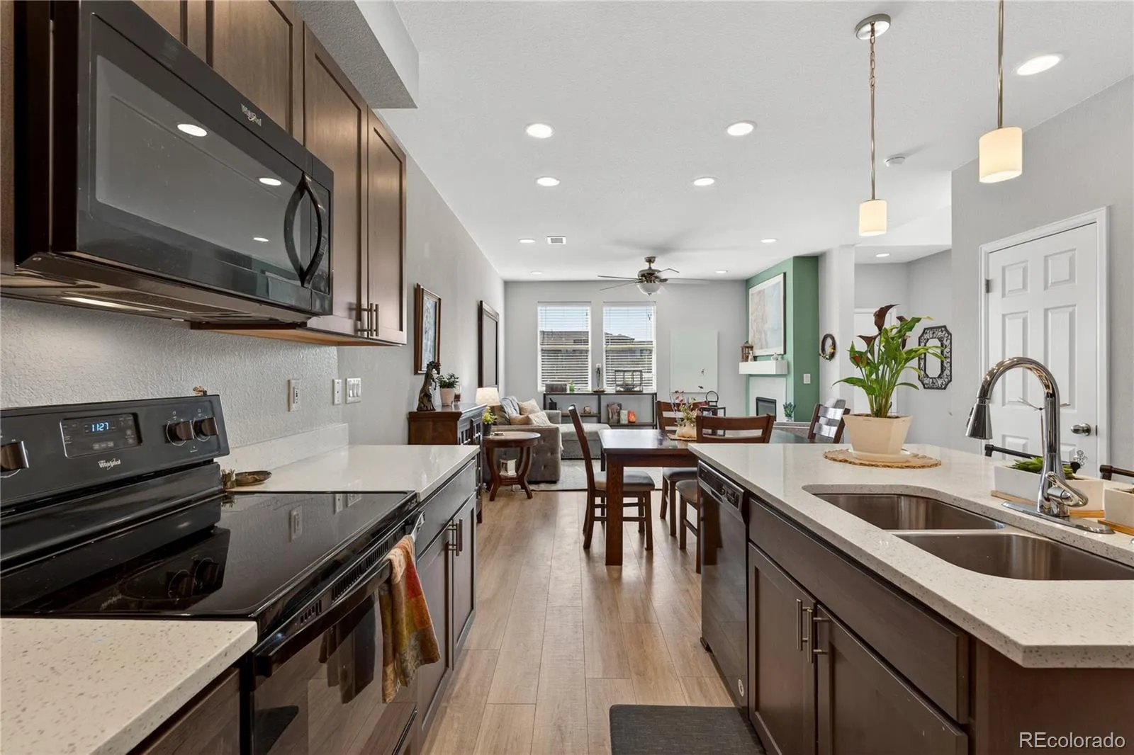 16025 E Elk Place Denver CO 80239 | MLS #REC6275023 04222026205104 1600 12