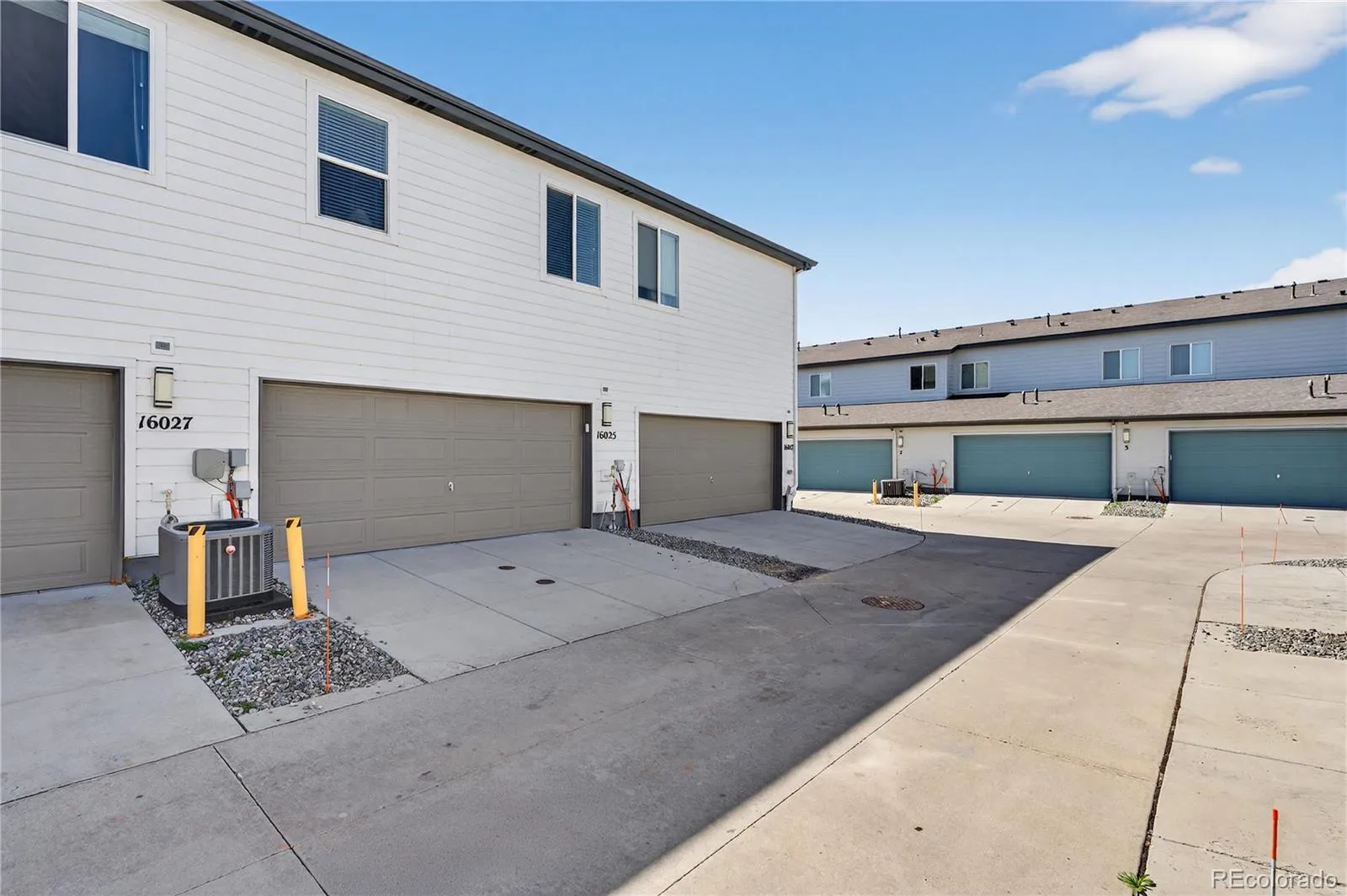 16025 E Elk Place Denver CO 80239 | MLS #REC6275023 04222026205104 1600 24