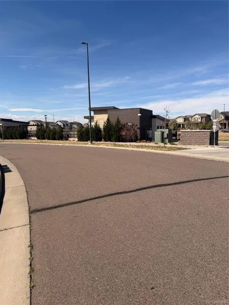 16025 E Elk Place Denver CO 80239 | MLS #REC6275023 04222026205104 800 38