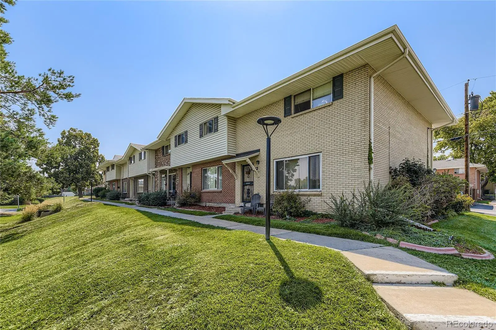 9089 E Nassau Avenue Denver CO 80237 MLS #REC6276368 09082025004535 1600 0