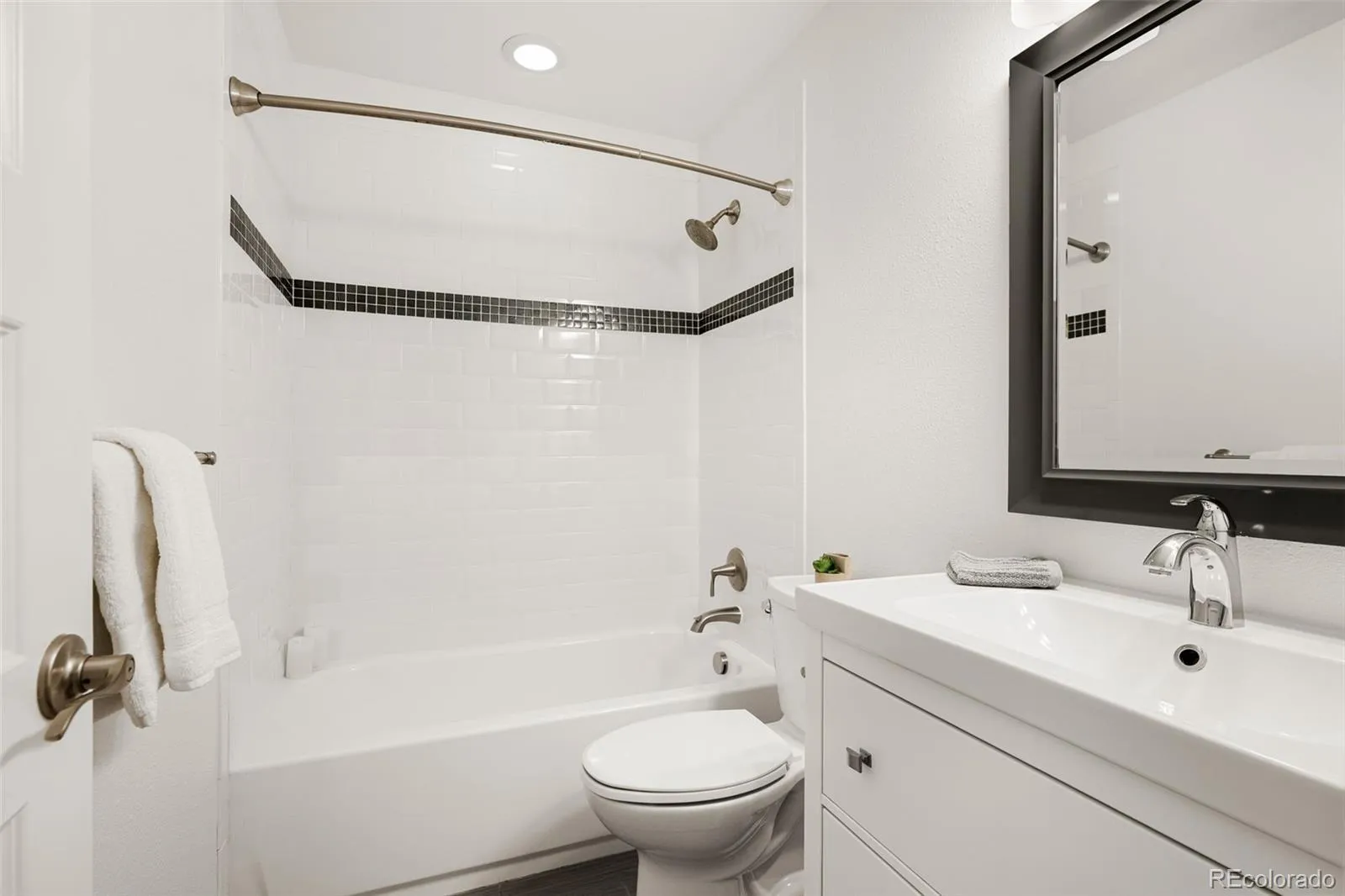 901 Glencoe Street Denver CO 80220 MLS #REC6276458 05112026231022 1600 24