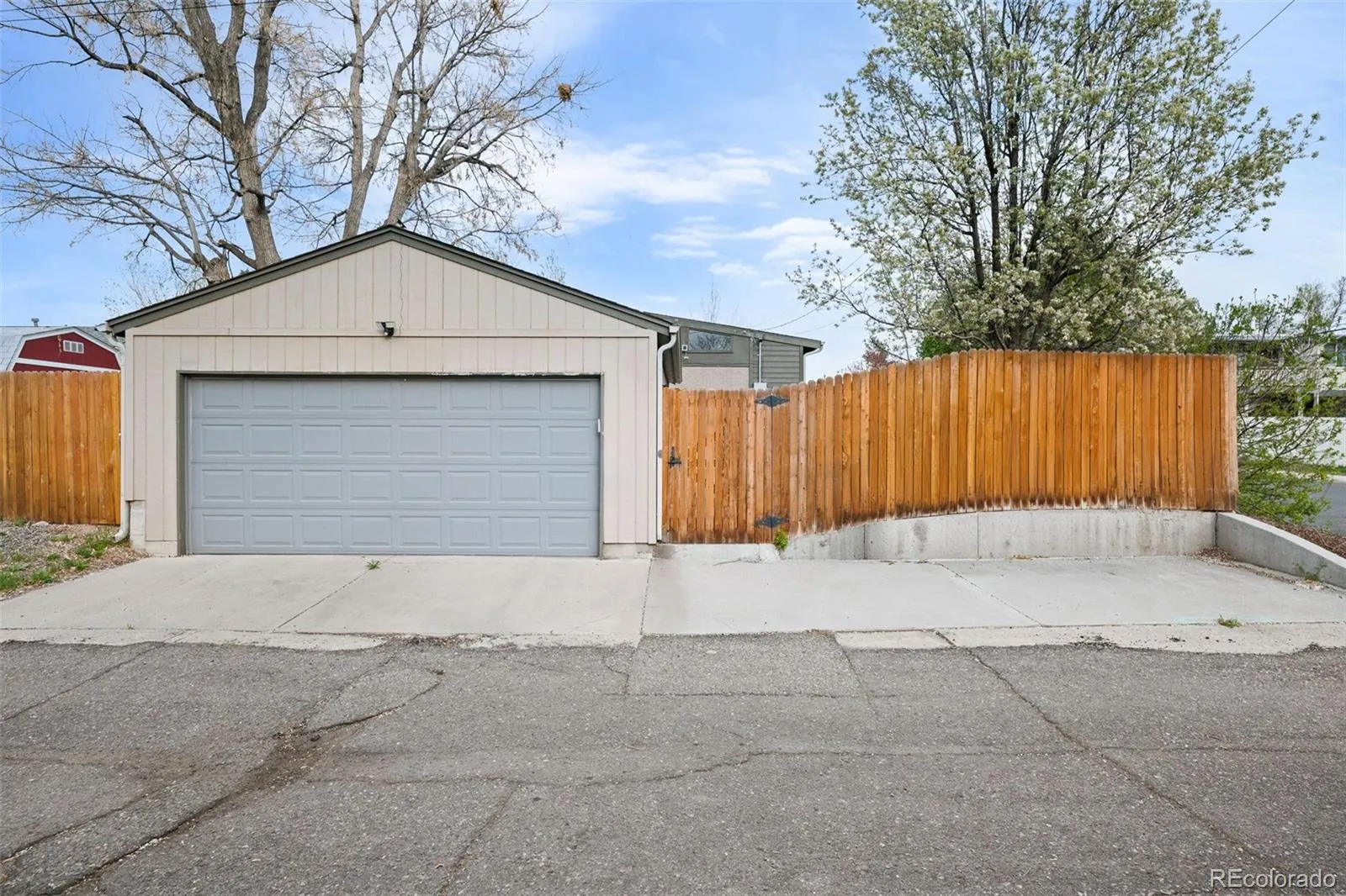 901 Glencoe Street Denver CO 80220 MLS #REC6276458 05112026231022 1600 35