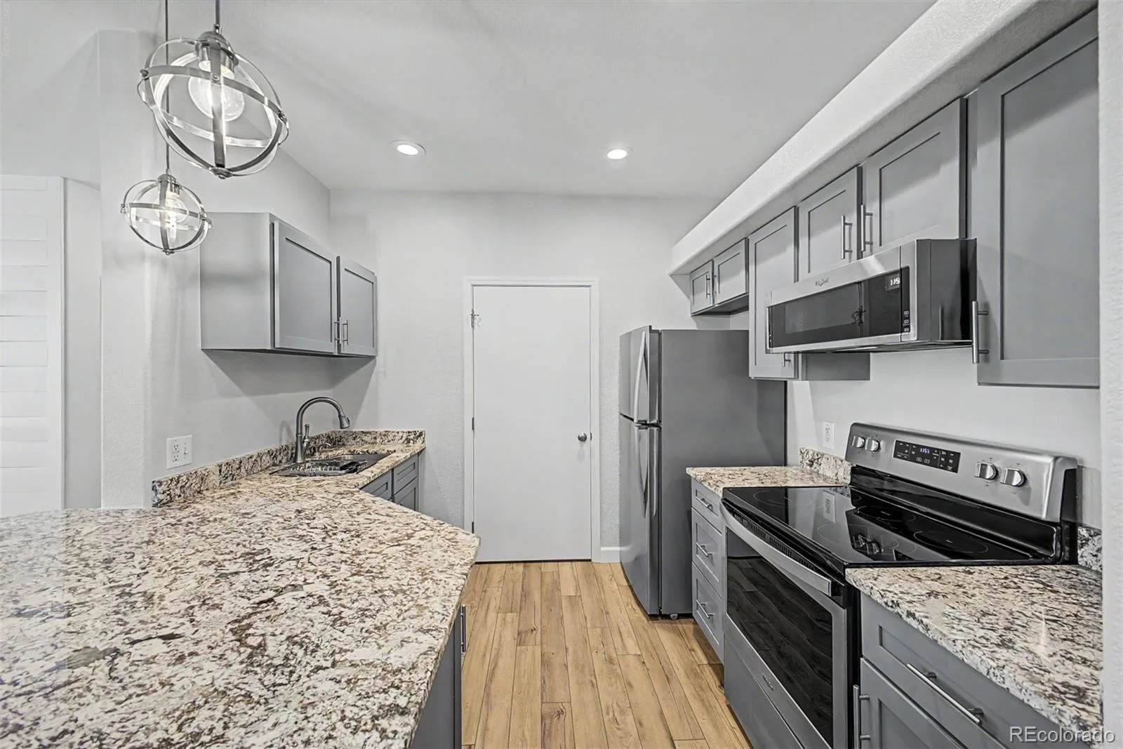 6005 Castlegate Drive #B22 Castle Rock CO 80108 | MLS #REC6276615 07312026024629 1600 6