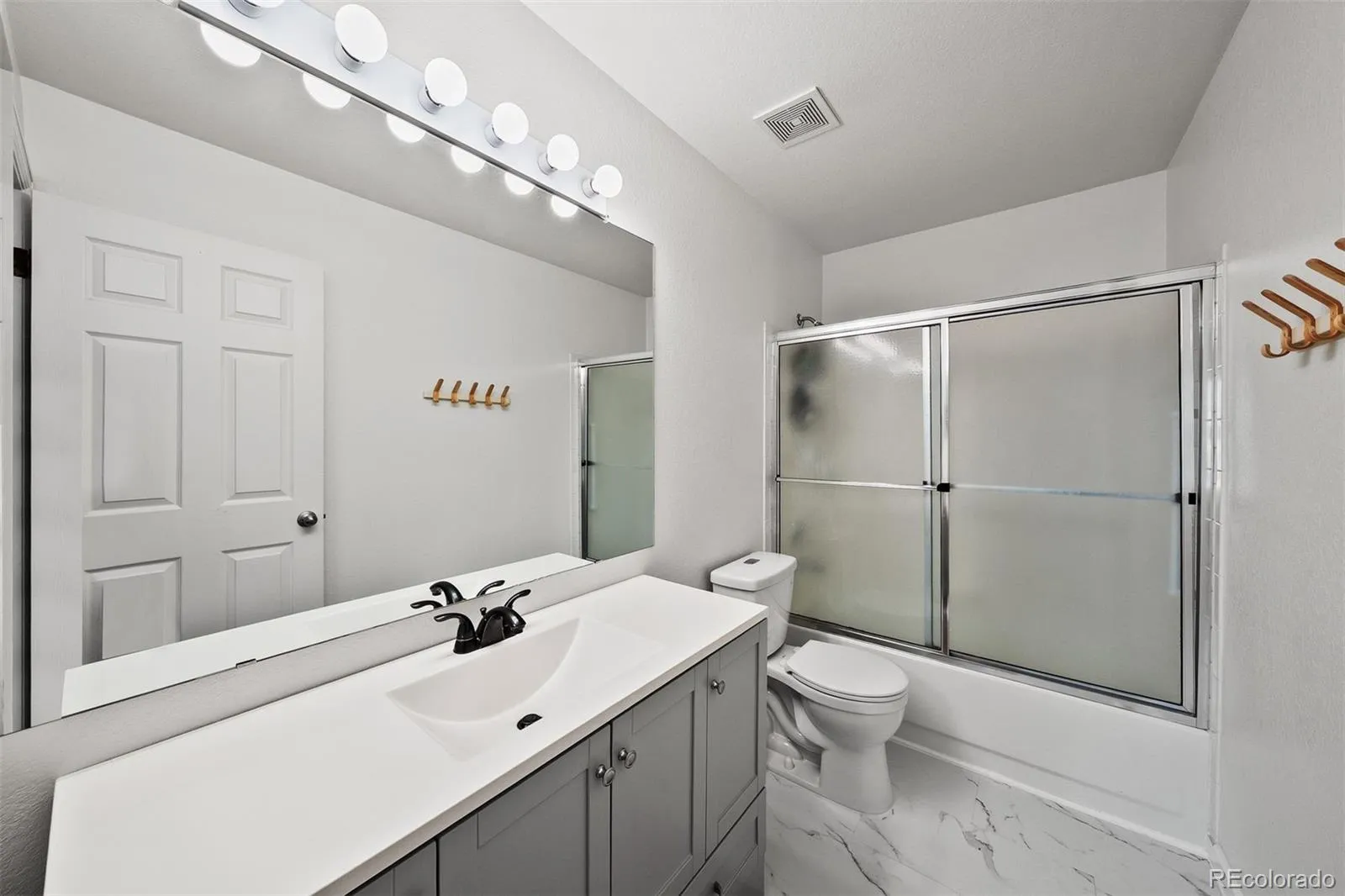 18284 W 58th Place #21 Golden CO 80403 | MLS #REC6276880 05232026095126 1600 24