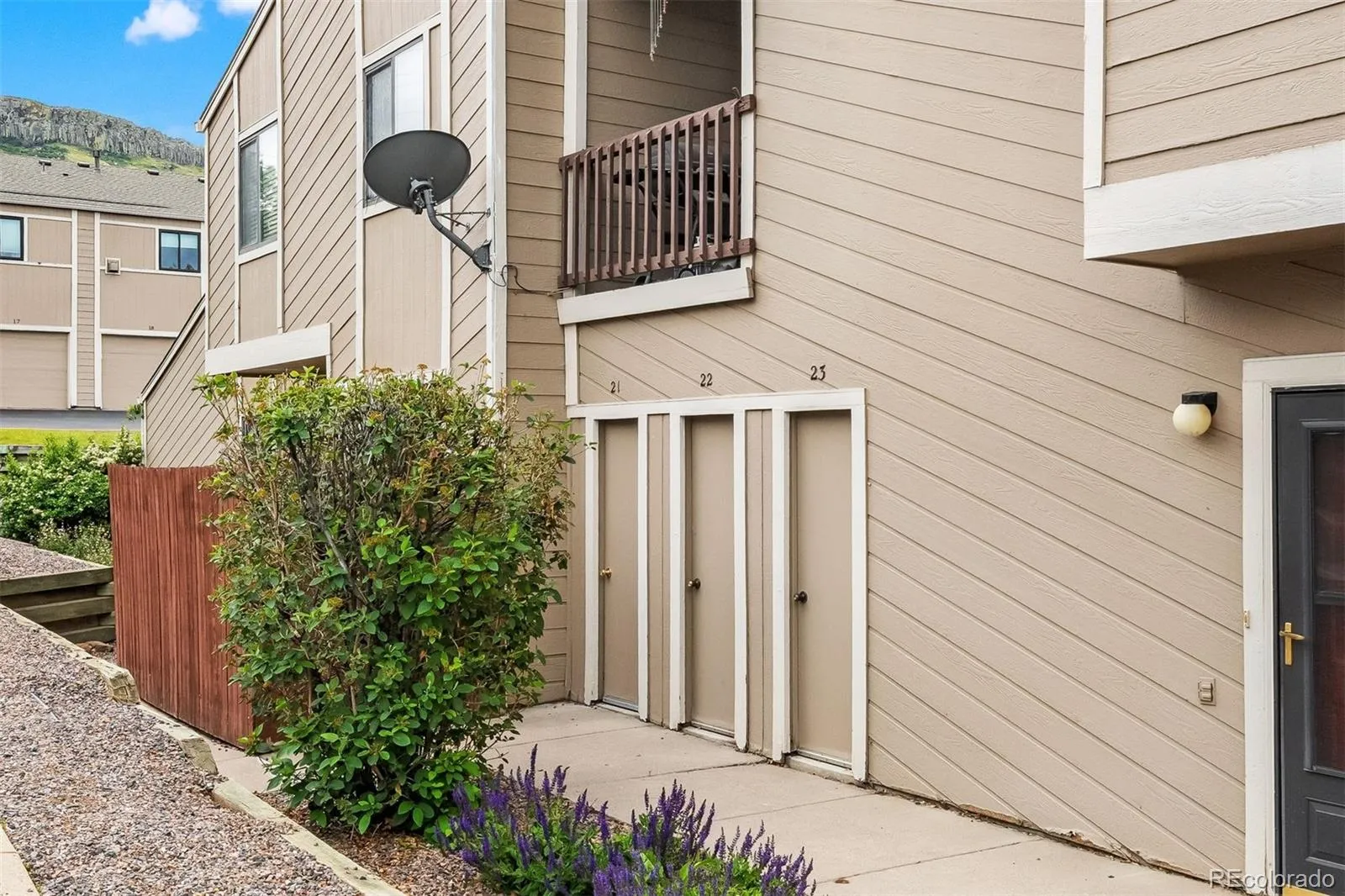 18284 W 58th Place #21 Golden CO 80403 | MLS #REC6276880 05232026095126 1600 31