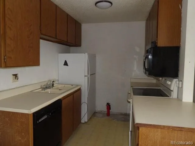 3100 S Federal Boulevard #301 Denver CO 80236 | MLS #REC6279782 08282026222951 640 4
