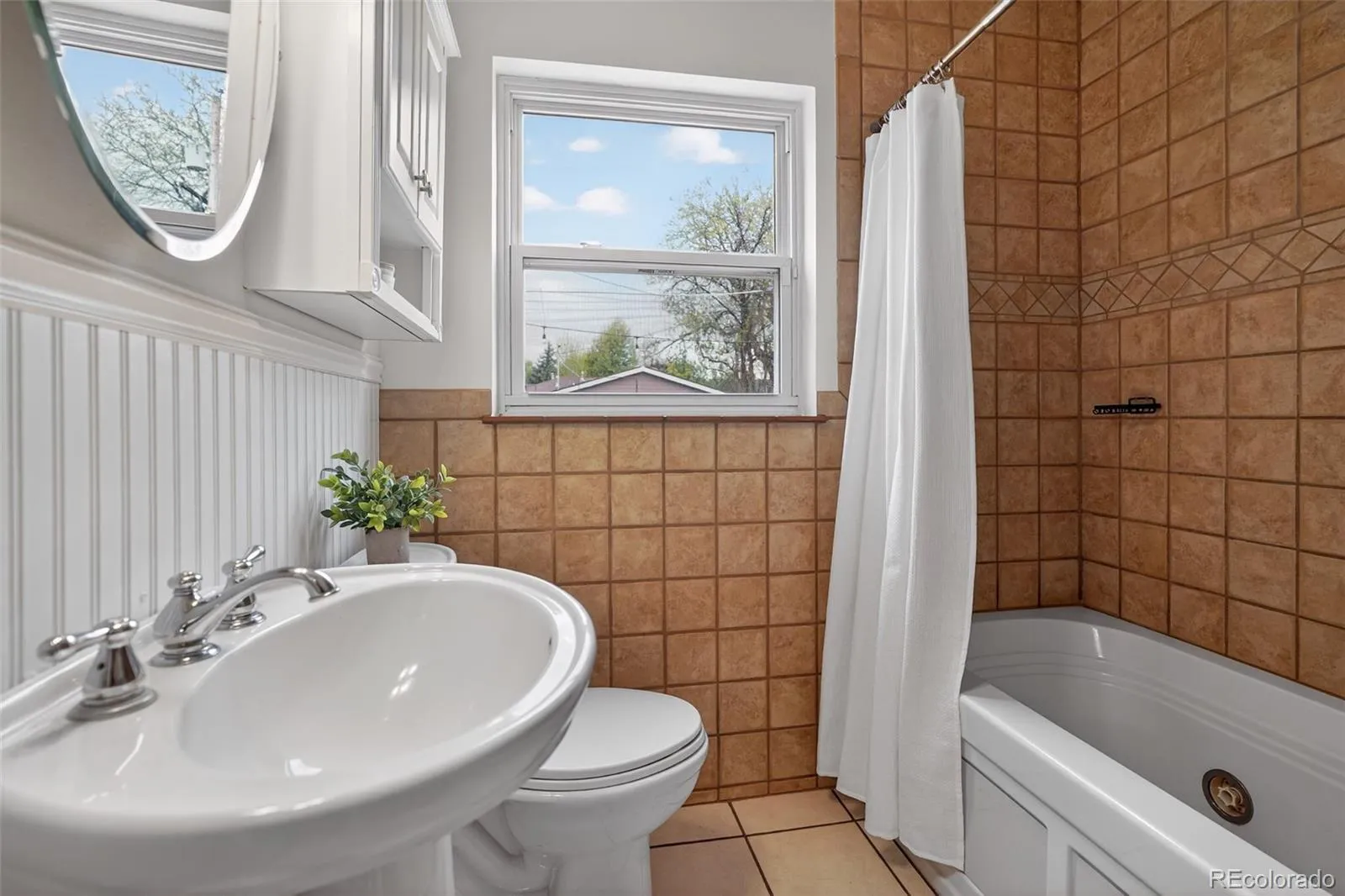2621 Leyden Street Denver CO 80207 MLS #REC6280613 05052026045757 1600 19