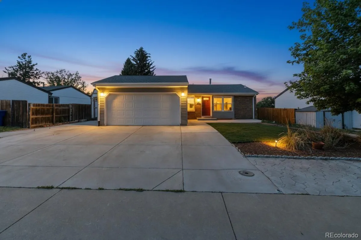 17933 E Linvale Drive Aurora CO 80013 MLS #REC6282820 05122026230255 1200 0