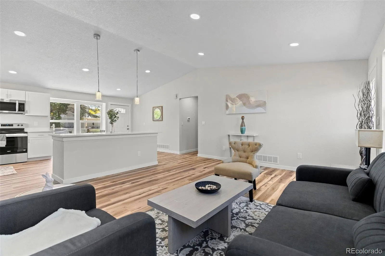 17933 E Linvale Drive Aurora CO 80013 MLS #REC6282820 05122026230255 1600 11