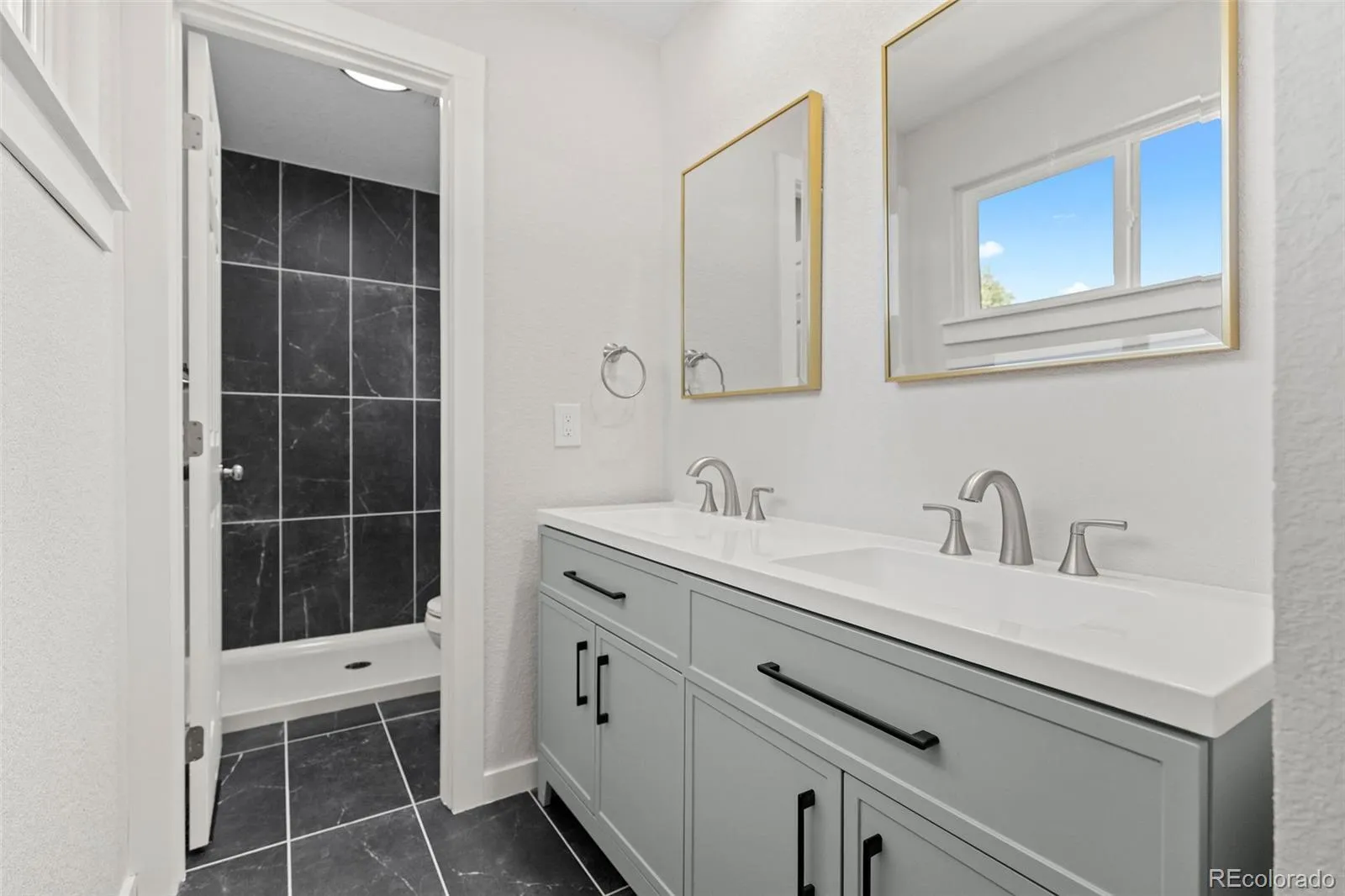 17933 E Linvale Drive Aurora CO 80013 MLS #REC6282820 05122026230255 1600 17