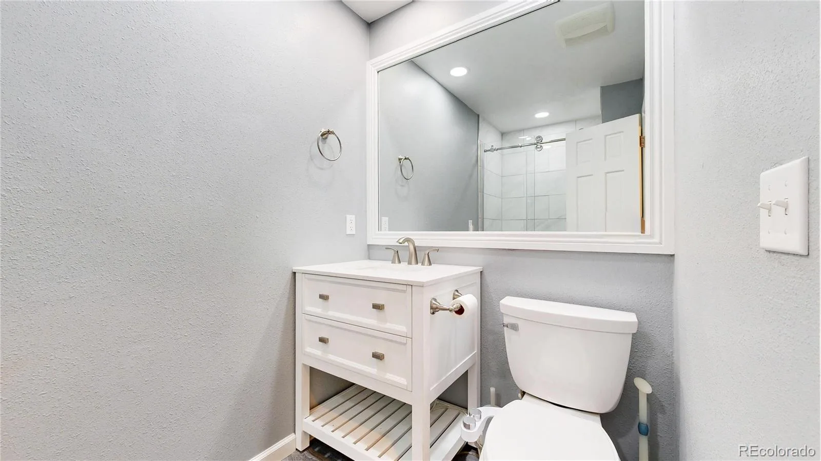 2946 S Moline Place Aurora CO 80014 | MLS #REC6287295 09182026054712 1600 12