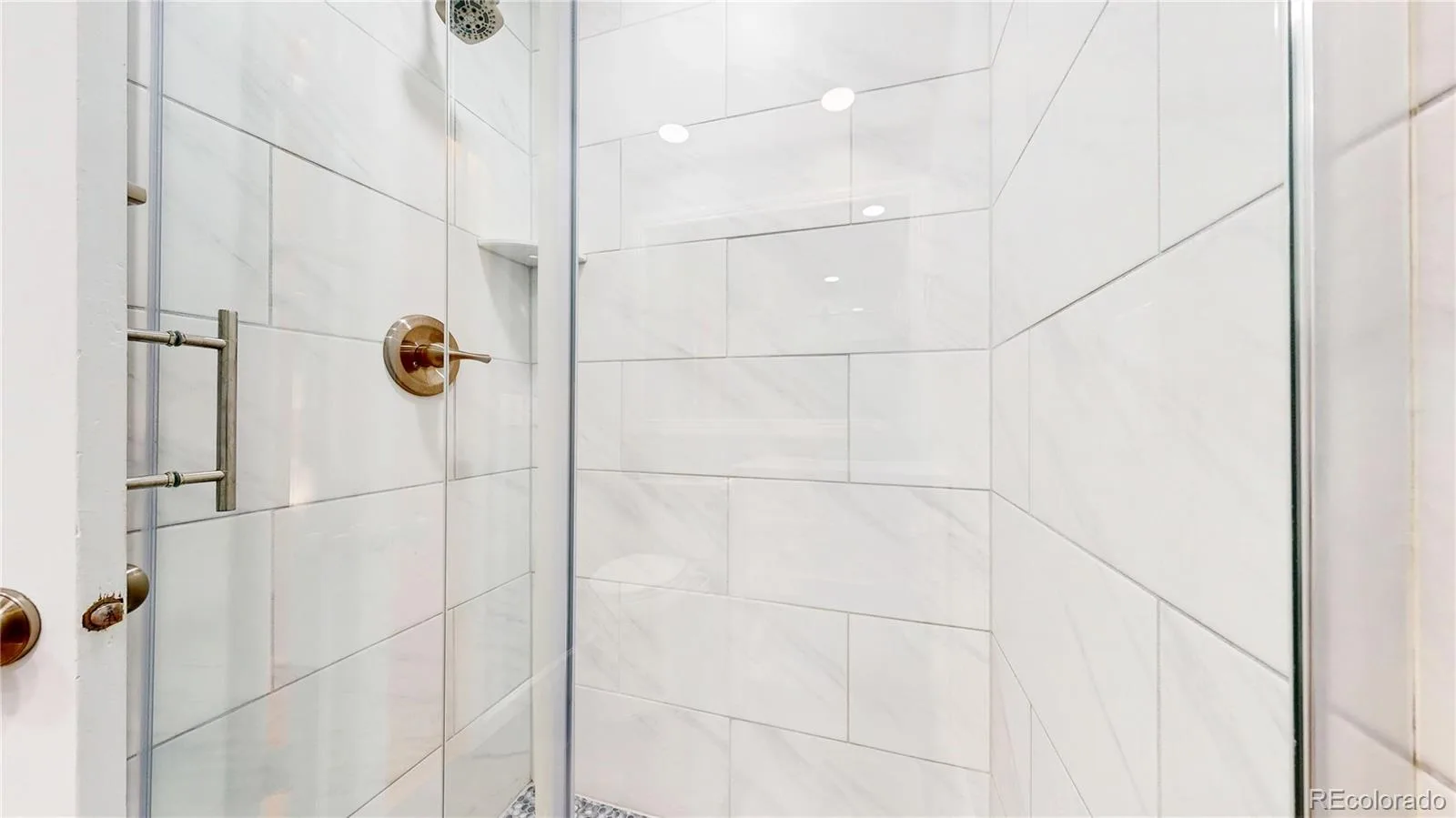 2946 S Moline Place Aurora CO 80014 | MLS #REC6287295 09182026054712 1600 14