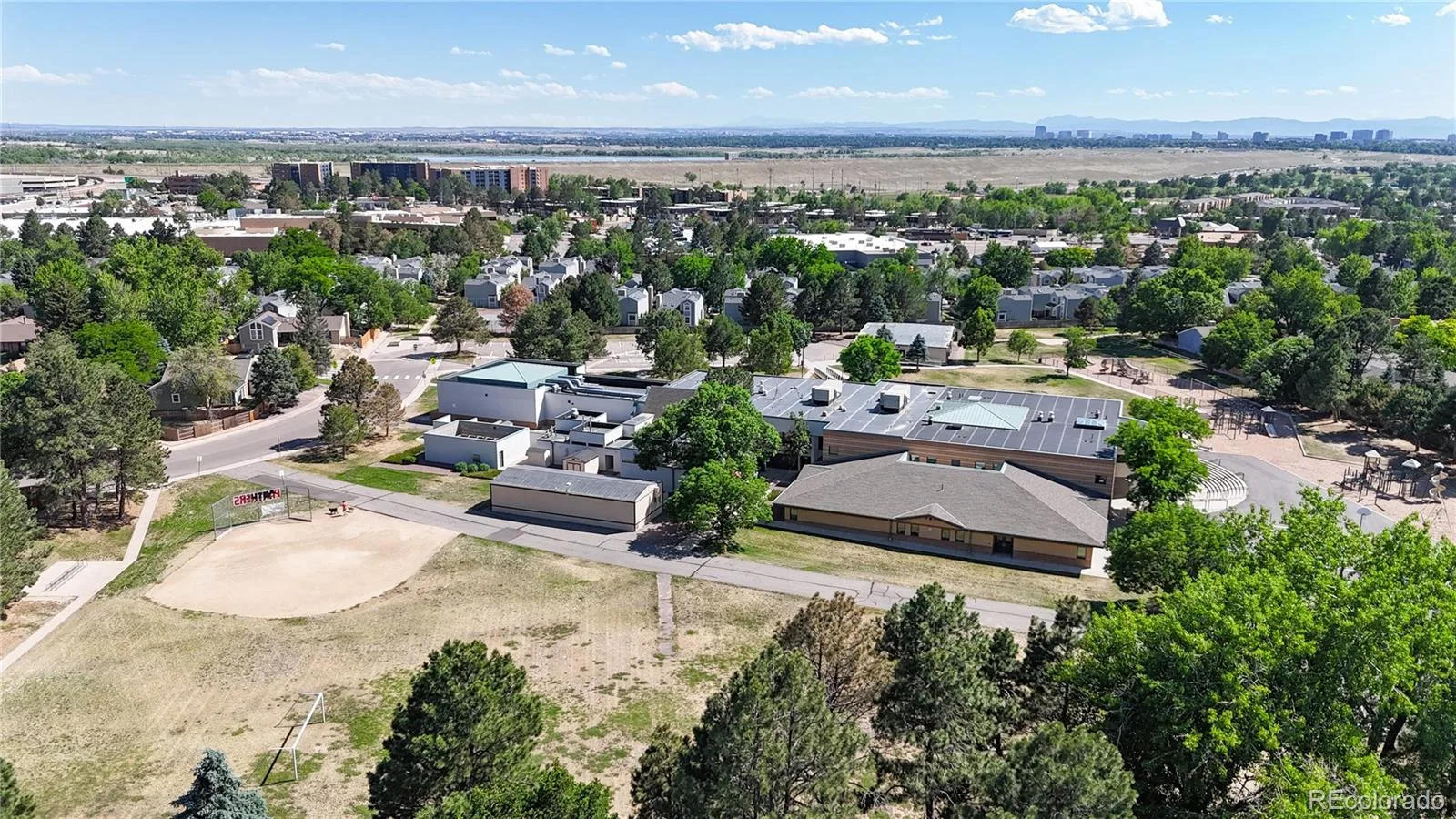 2946 S Moline Place Aurora CO 80014 | MLS #REC6287295 09182026054712 1600 41