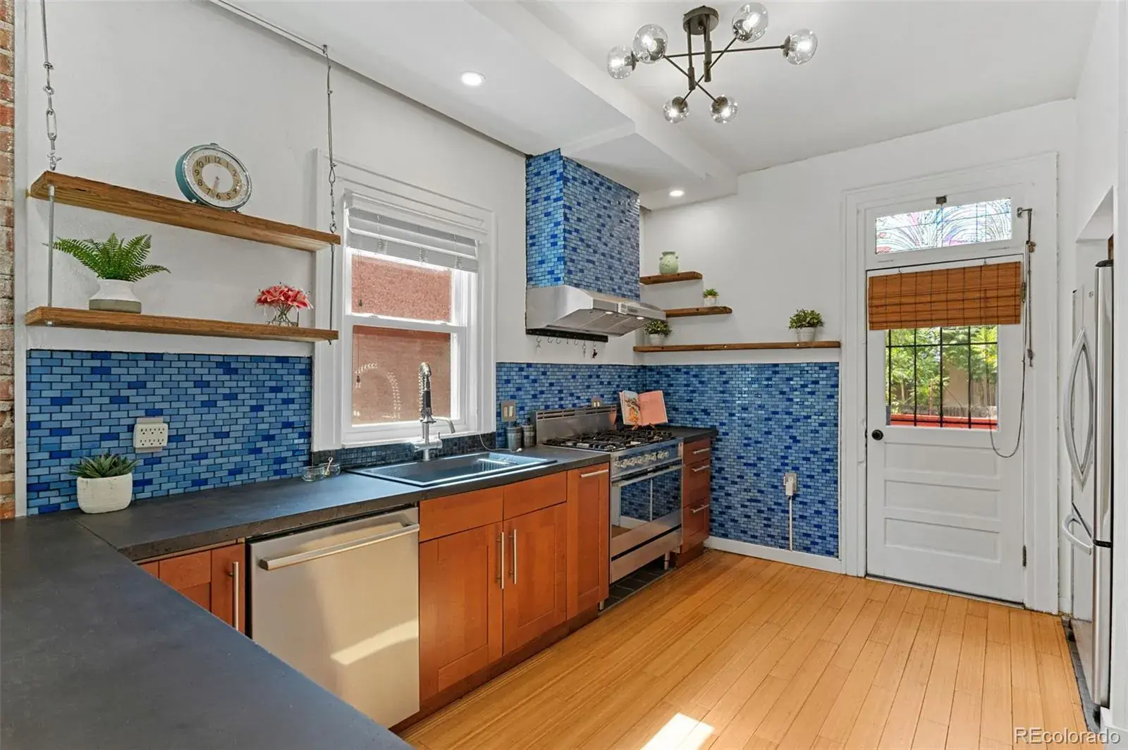 09212025000250 1600 12