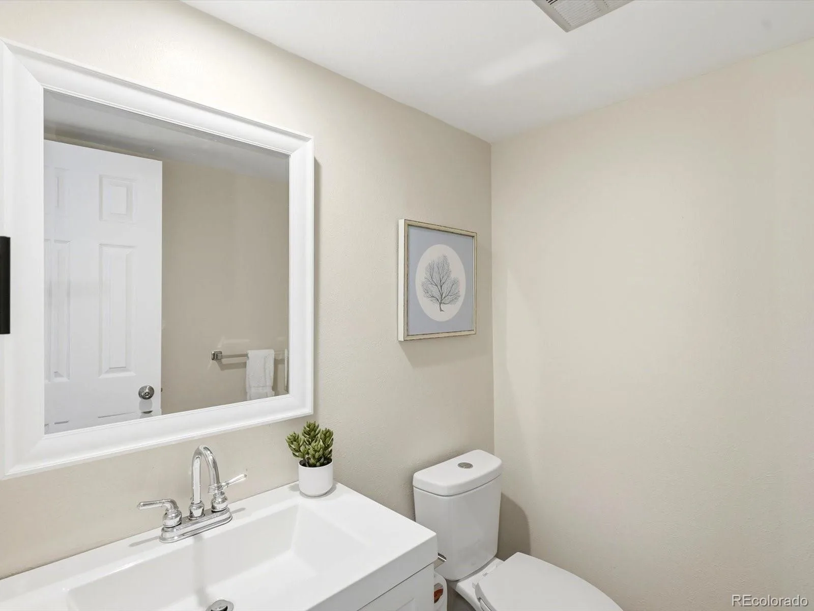 14737 E Wagon Trail Drive Aurora CO 80015 | MLS #REC6294240 08202026140642 1600 19