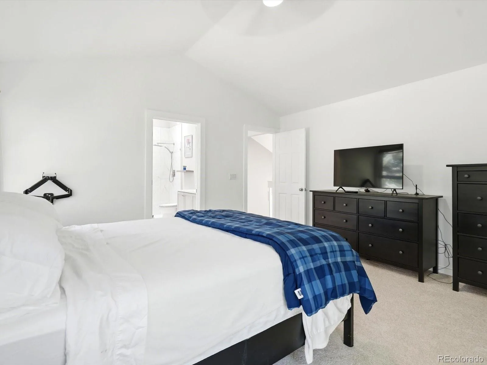 14737 E Wagon Trail Drive Aurora CO 80015 | MLS #REC6294240 08202026140642 1600 22