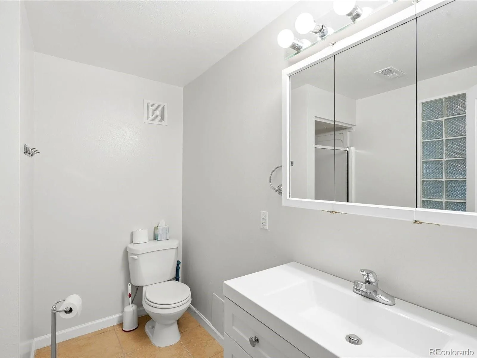 14737 E Wagon Trail Drive Aurora CO 80015 | MLS #REC6294240 08202026140642 1600 34