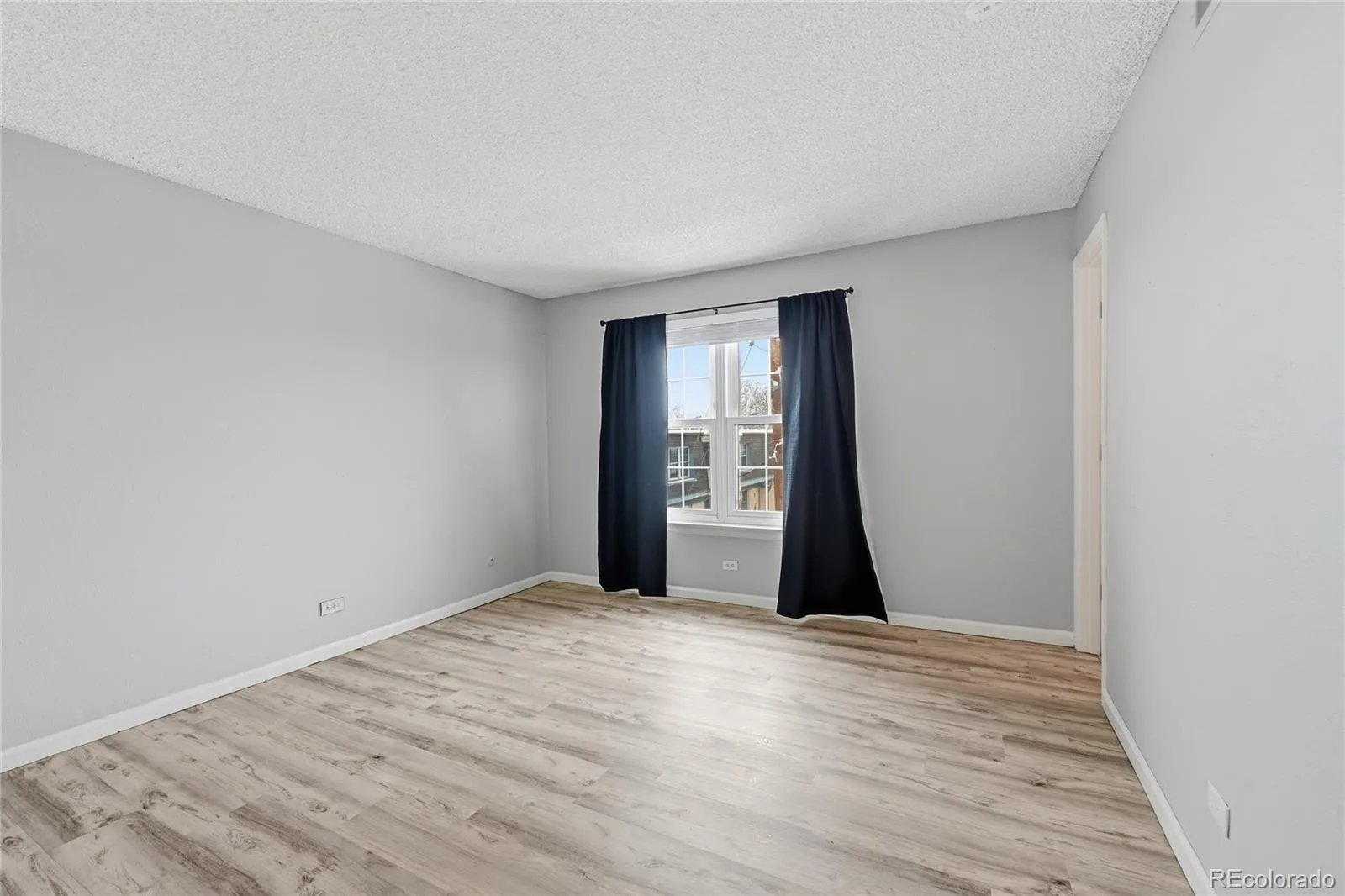 3490 S Akron Street #6 Denver CO 80231 MLS #REC6295458 05092026015648 1600 10