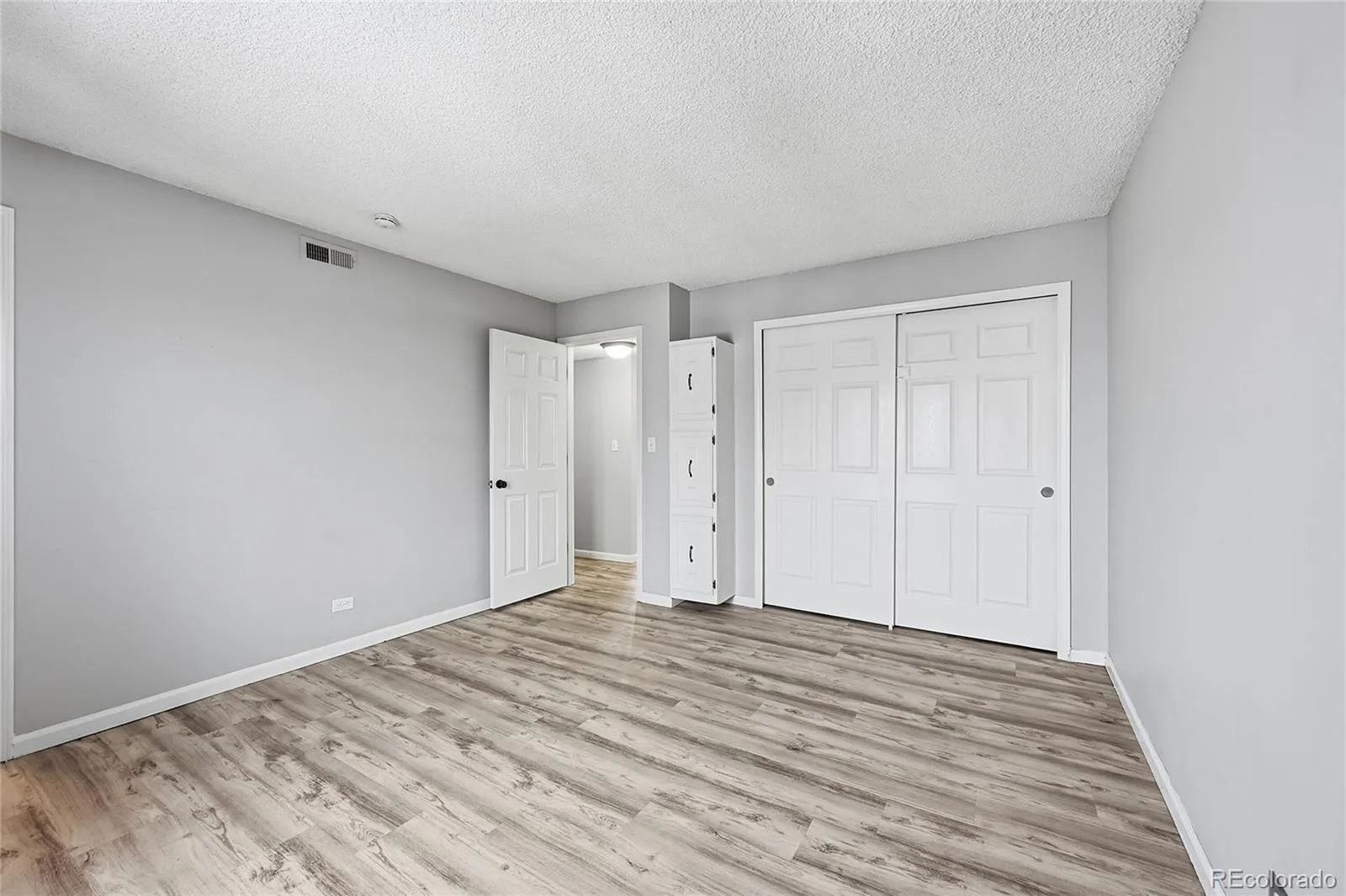 3490 S Akron Street #6 Denver CO 80231 MLS #REC6295458 05092026015648 1600 11