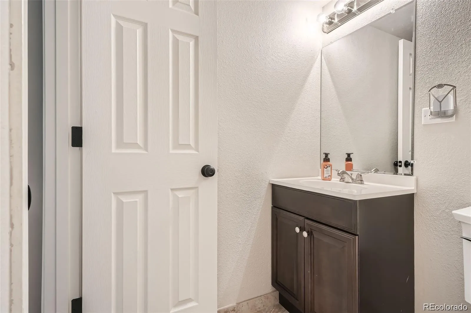3490 S Akron Street #6 Denver CO 80231 MLS #REC6295458 05092026015648 1600 12