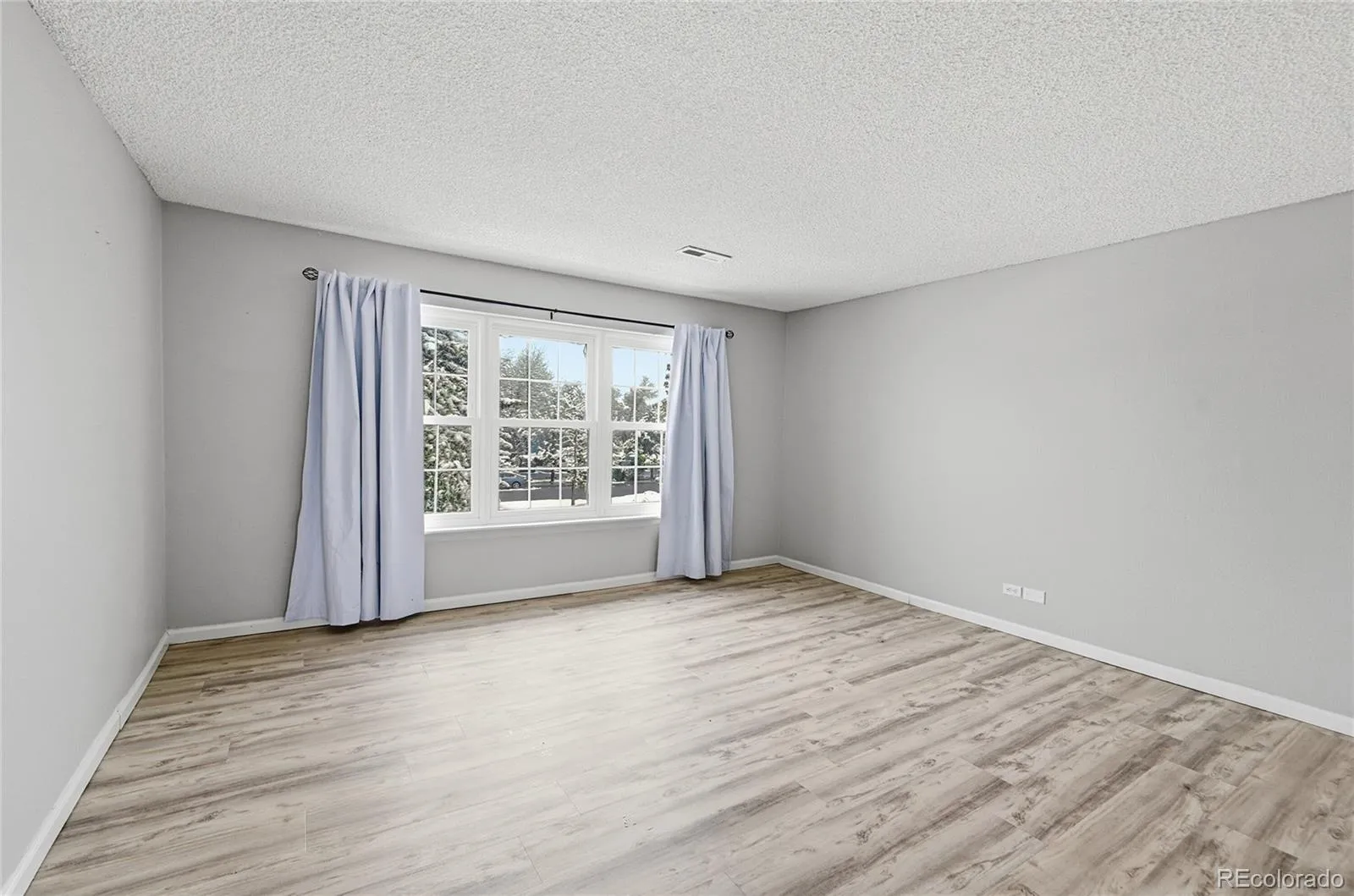 3490 S Akron Street #6 Denver CO 80231 MLS #REC6295458 05092026015648 1600 2