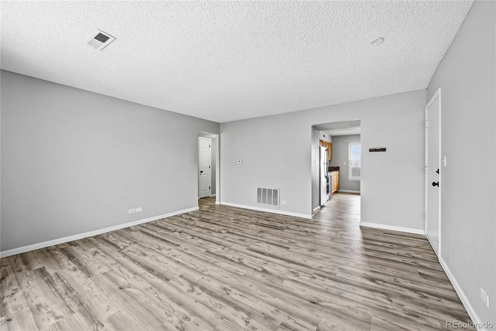 3490 S Akron Street #6 Denver CO 80231 MLS #REC6295458 05092026015648 1600 3