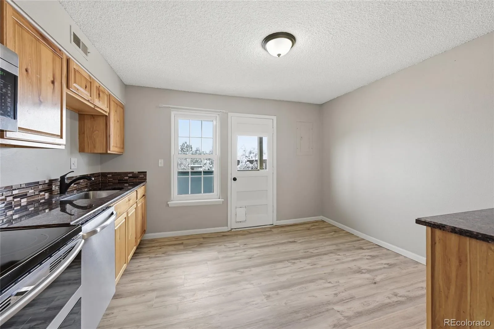 3490 S Akron Street #6 Denver CO 80231 MLS #REC6295458 05092026015648 1600 4