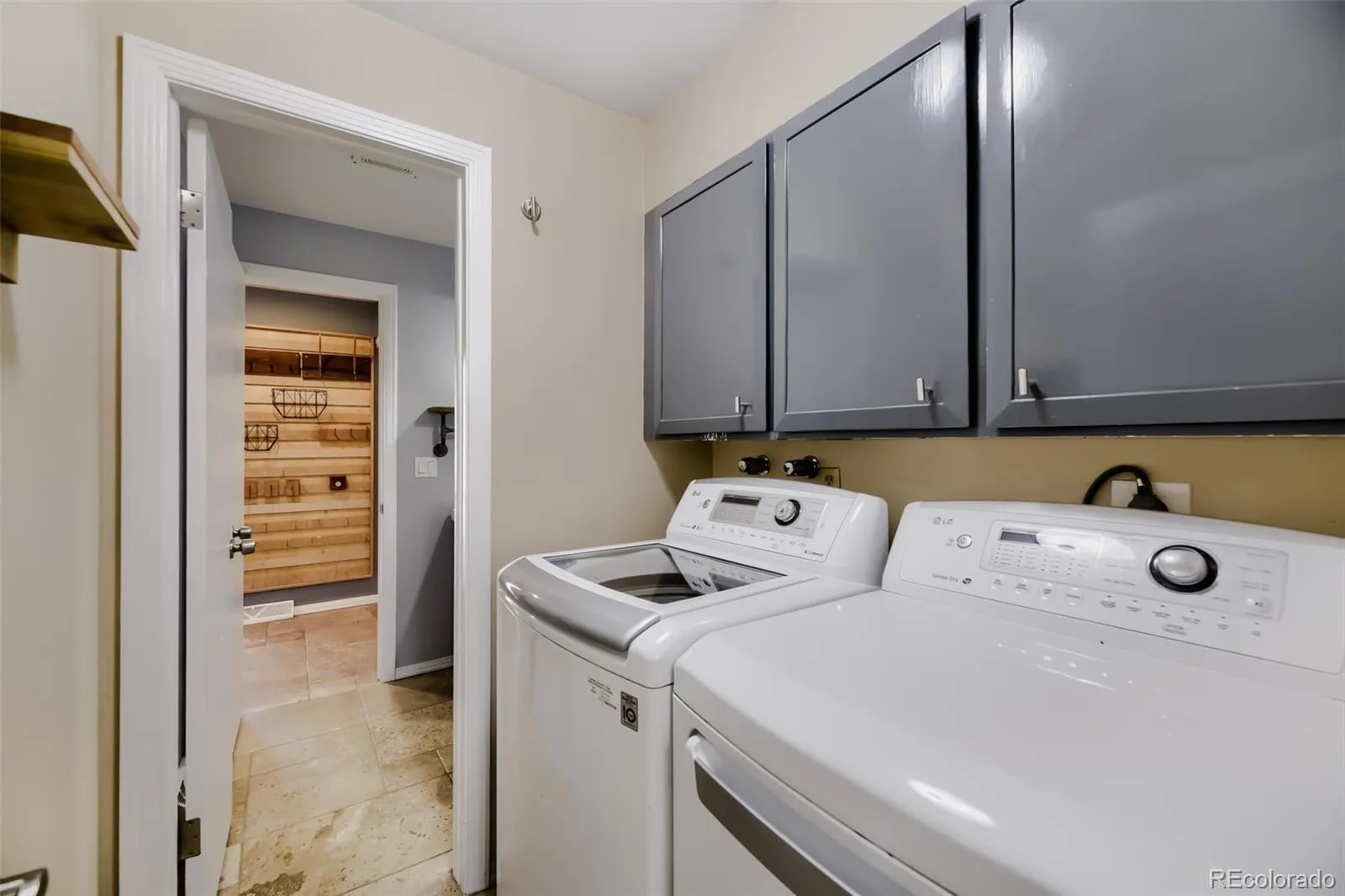 3141 S Jasmine Way Denver CO 80222 | MLS #REC6295521 08112026201752 1600 16