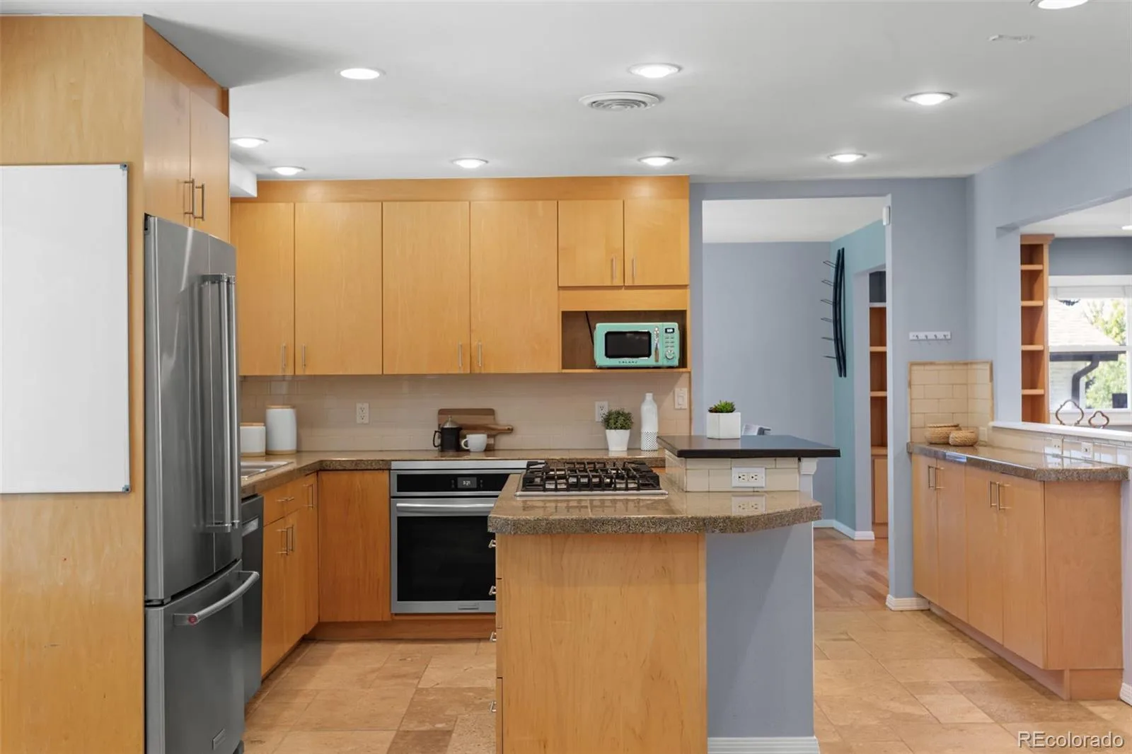 3141 S Jasmine Way Denver CO 80222 | MLS #REC6295521 10142026154320 1600 21