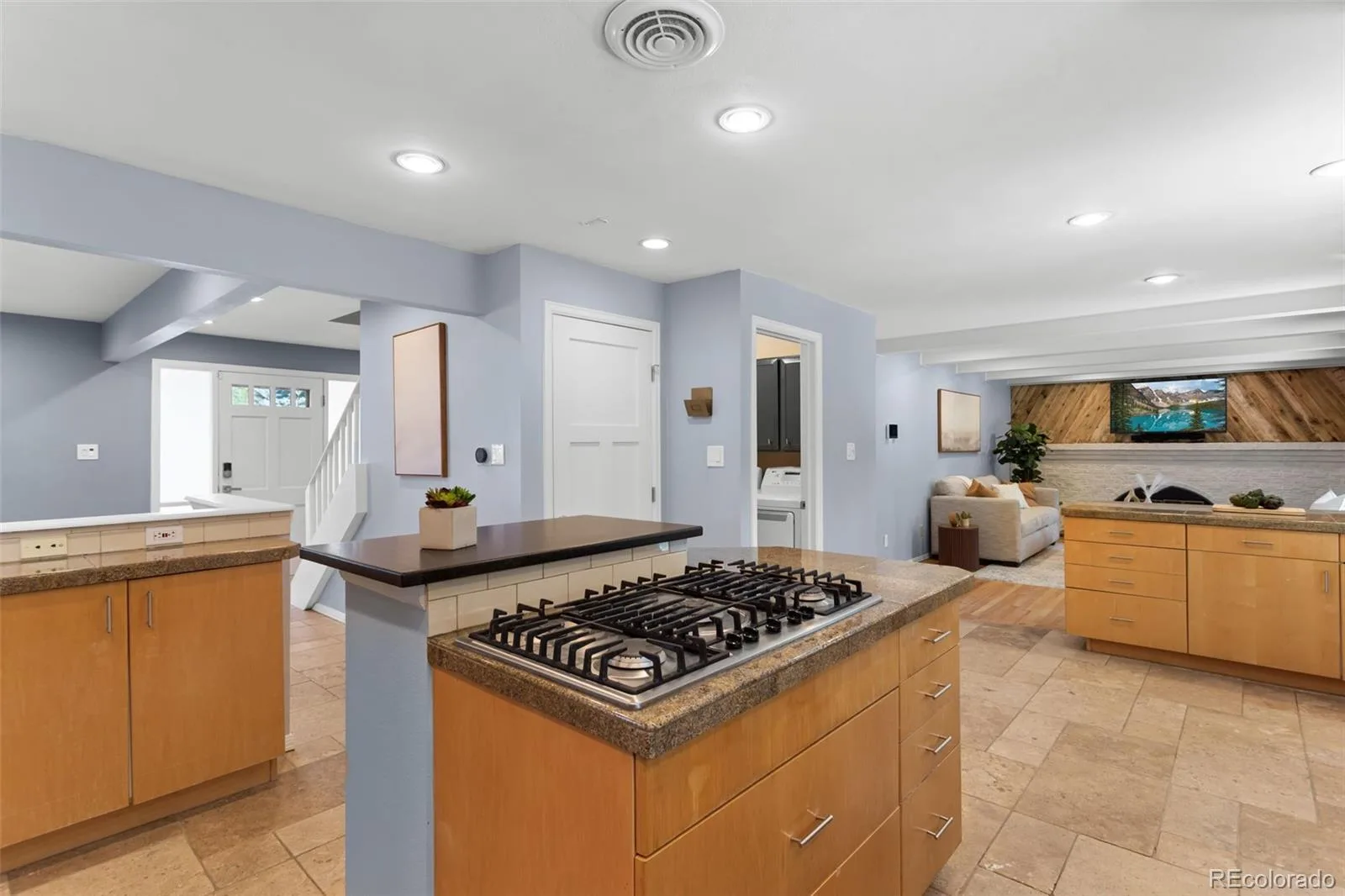 3141 S Jasmine Way Denver CO 80222 | MLS #REC6295521 10142026154320 1600 3