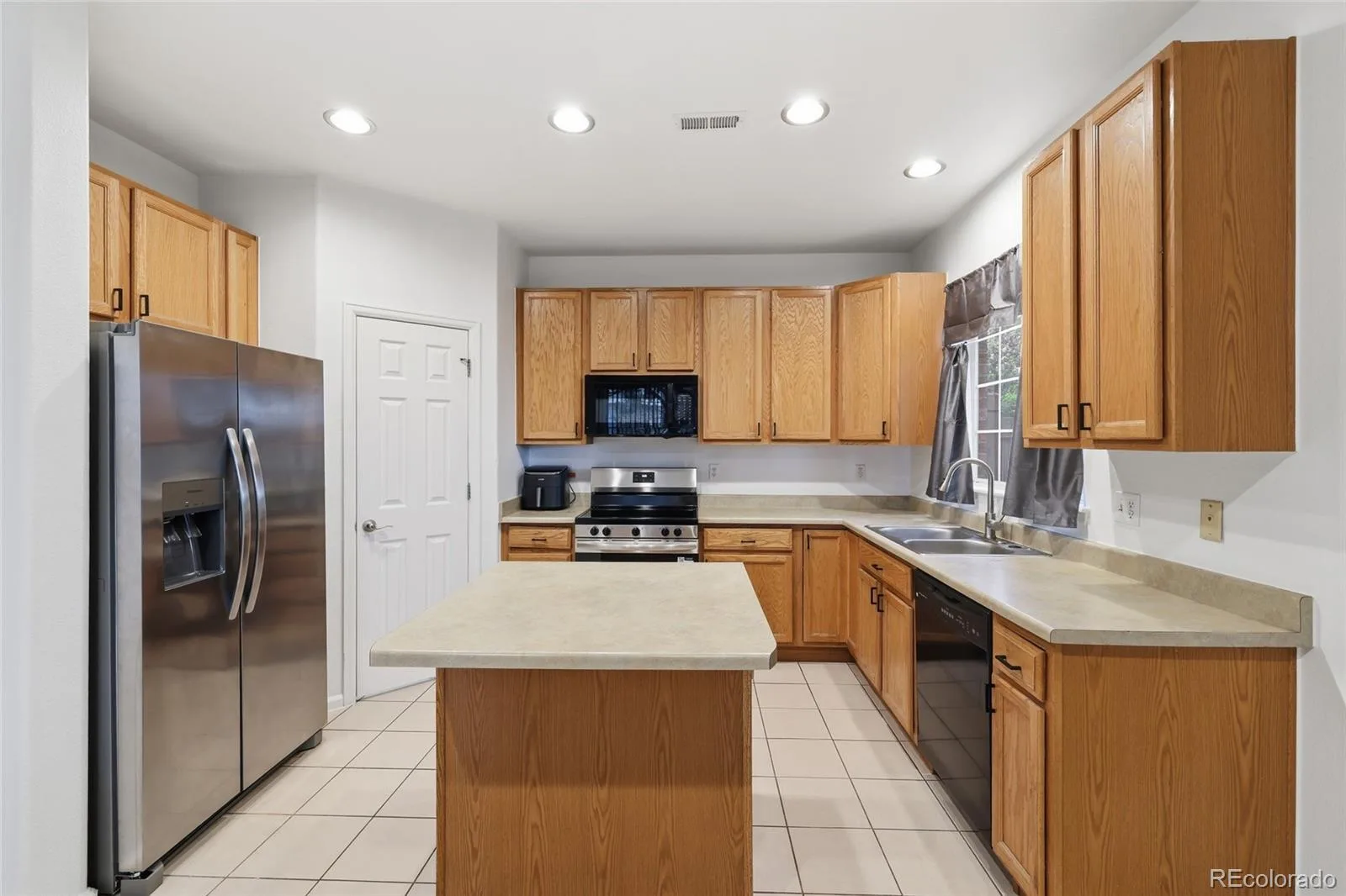 111 Granby Way #C Aurora CO 80011 | MLS #REC6297434 06042026142321 1600 13