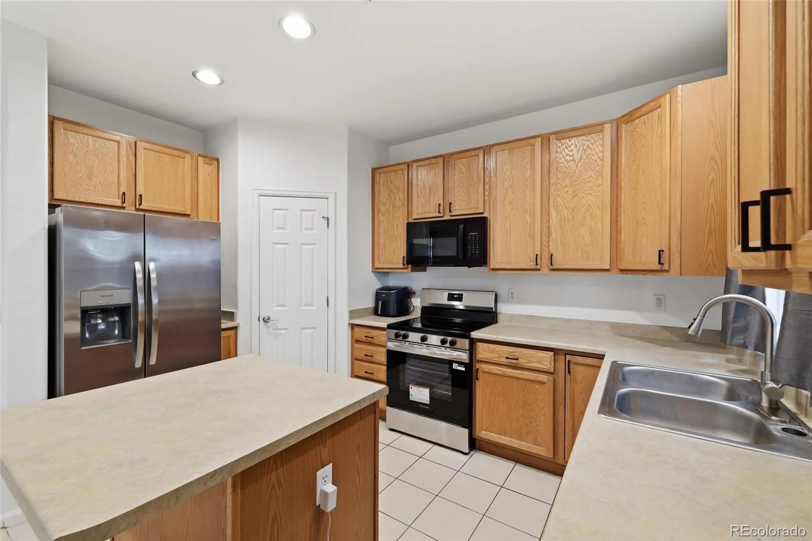 111 Granby Way #C Aurora CO 80011 | MLS #REC6297434 06042026142321 1600 14