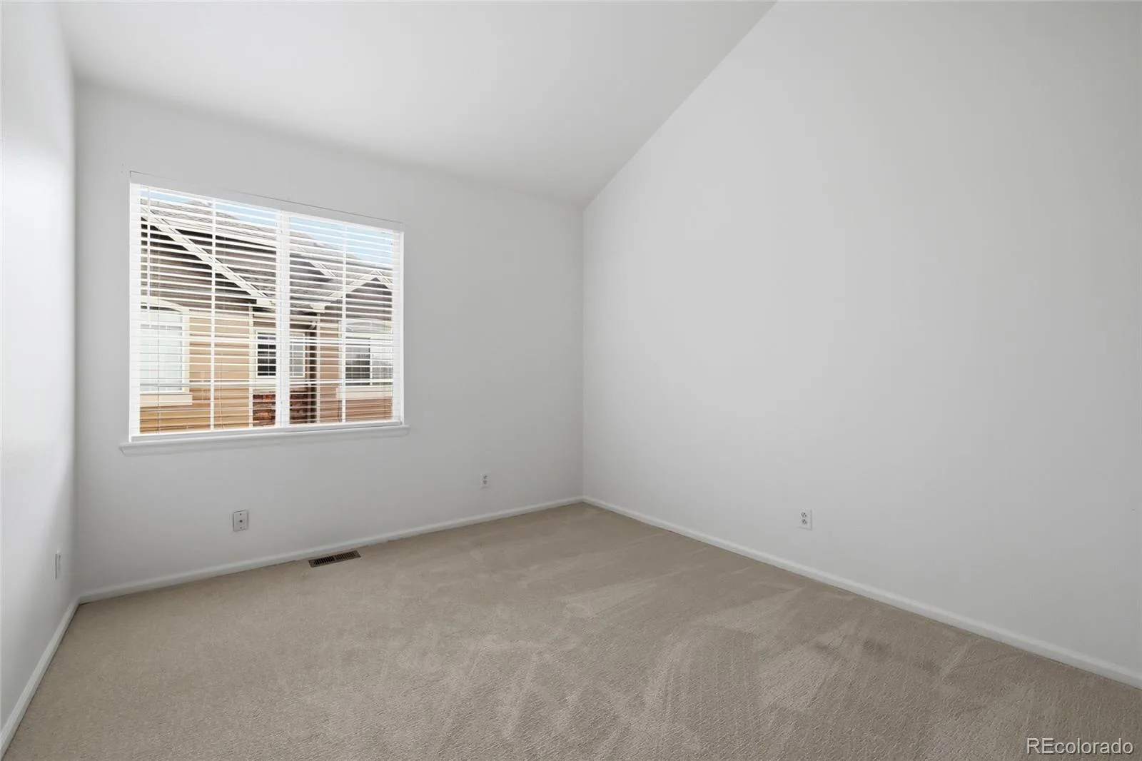 111 Granby Way #C Aurora CO 80011 | MLS #REC6297434 06042026142321 1600 18