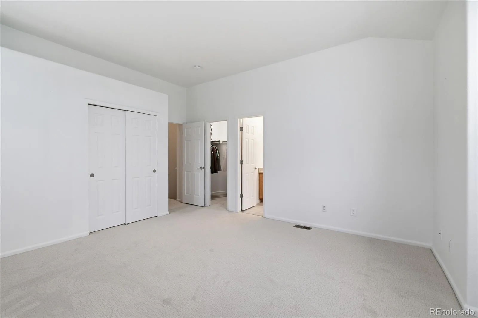 111 Granby Way #C Aurora CO 80011 | MLS #REC6297434 06042026142321 1600 5
