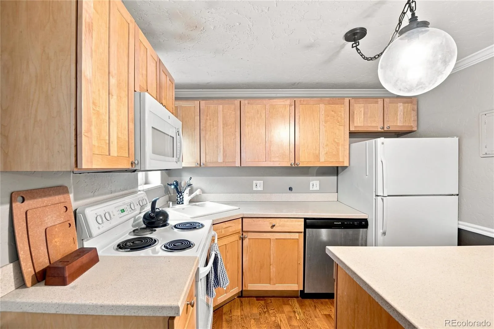 1243 Vine Street #6 Denver CO 80206 | MLS #REC6301859 08262026233705 1600 3