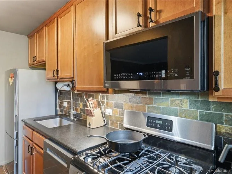 2100 N Franklin Street #21 Denver CO 80205 MLS #REC6302371 06092026152157 800 12