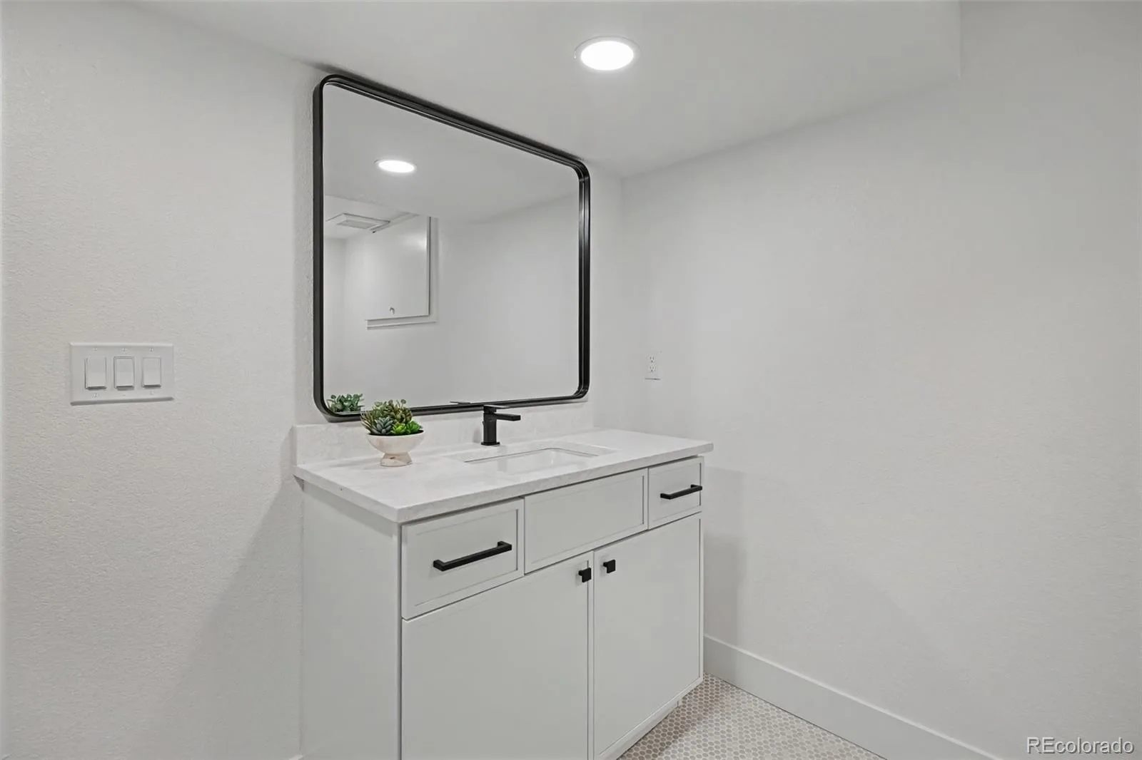 6700 E Mansfield Avenue Denver CO 80237 | MLS #REC6302550 09242026063652 1600 17