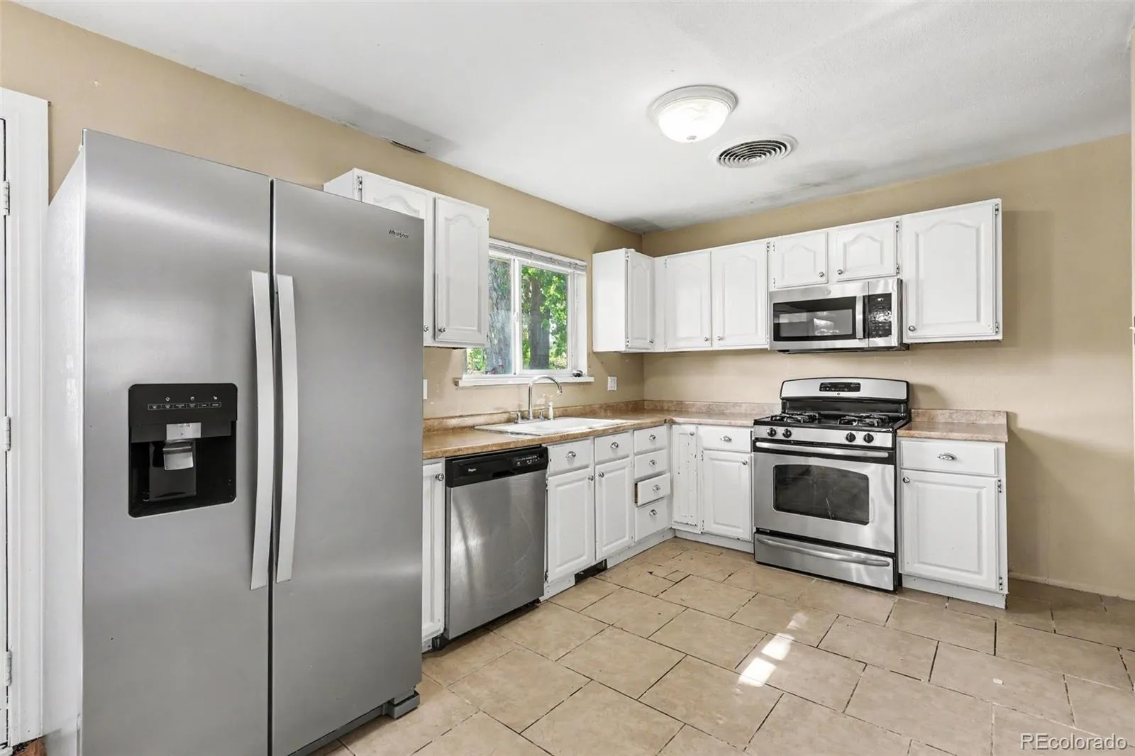 958 S Jasmine Street Denver CO 80224 MLS #REC6306934 05142026075317 1600 5