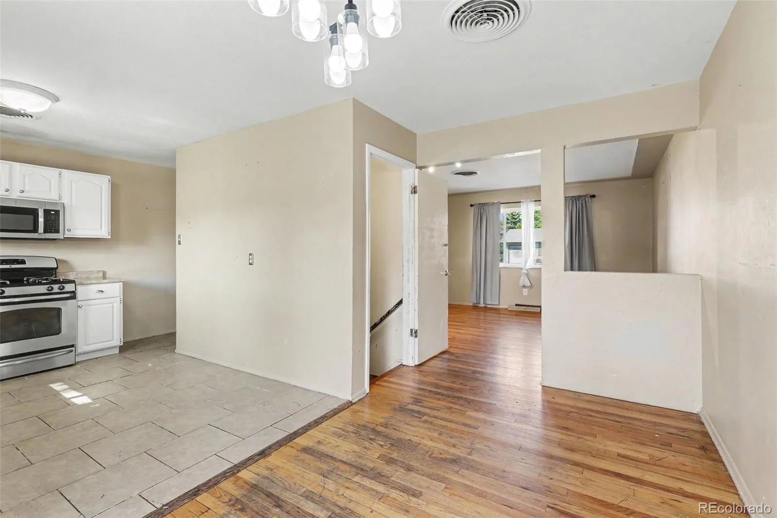 958 S Jasmine Street Denver CO 80224 MLS #REC6306934 05142026075317 1600 6