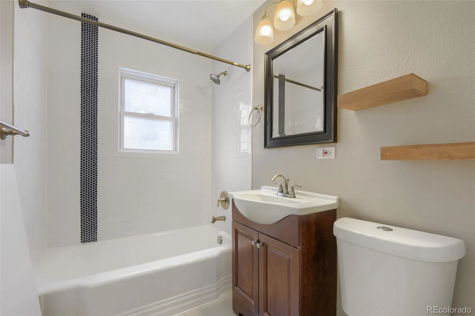 1704 W Crestline Avenue Littleton CO 80120 | MLS #REC6307521 08062026155837 1600 5