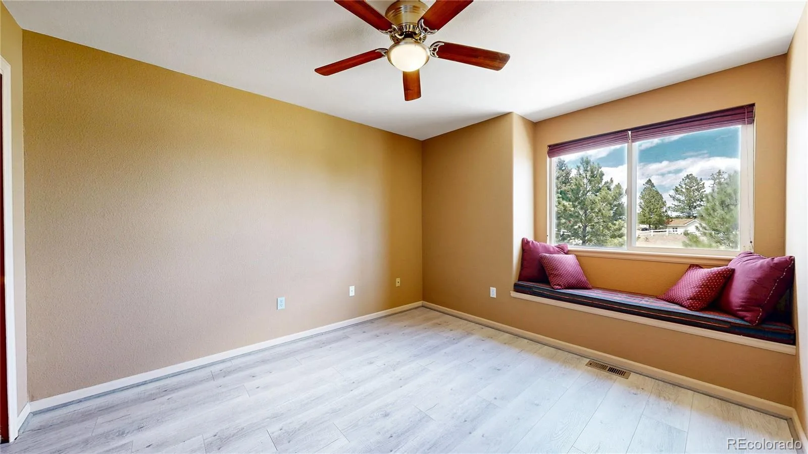 41346 Pine Meadow Circle Parker CO 80138 | MLS #REC6313157 08282026174653 1600 28