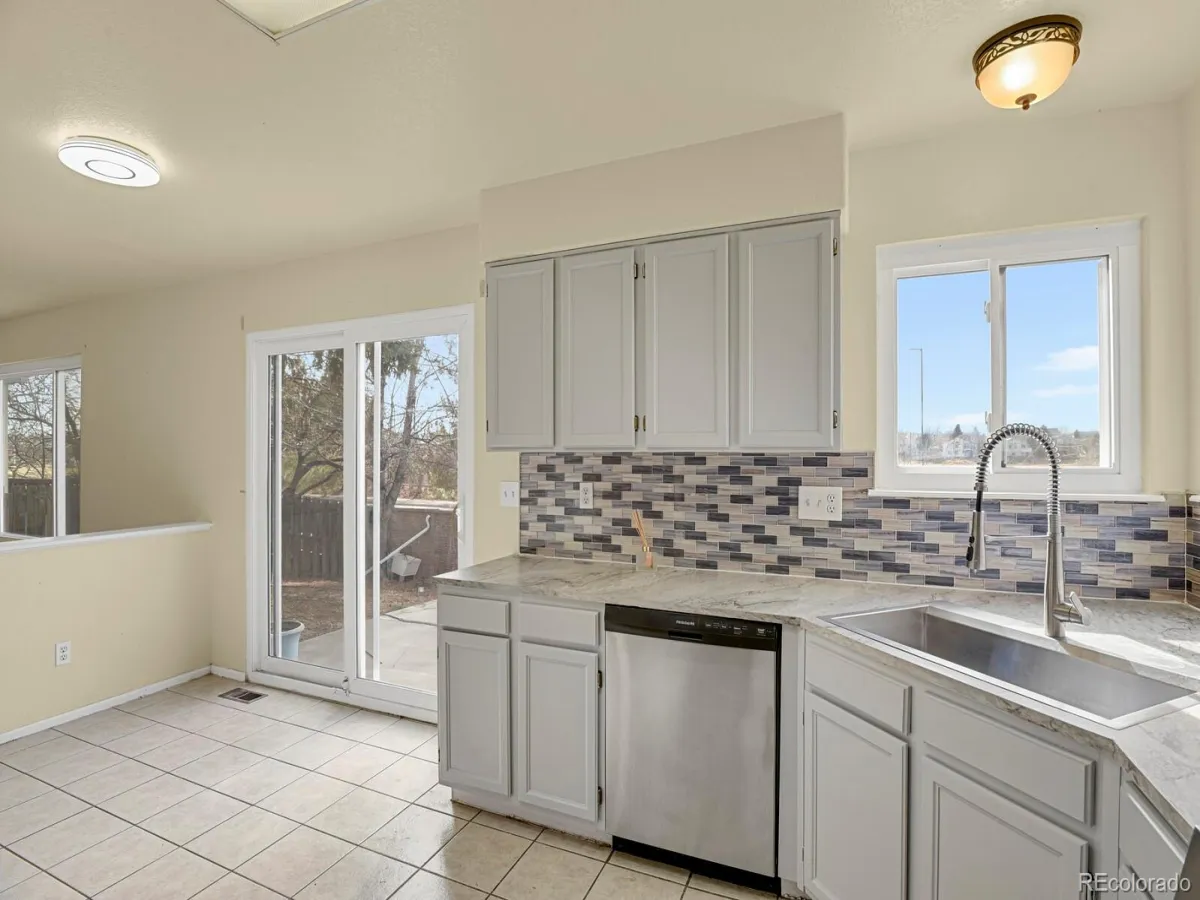 2585 S Truckee Way Aurora CO 80013 MLS #REC6316686 04152026230937 1200 7