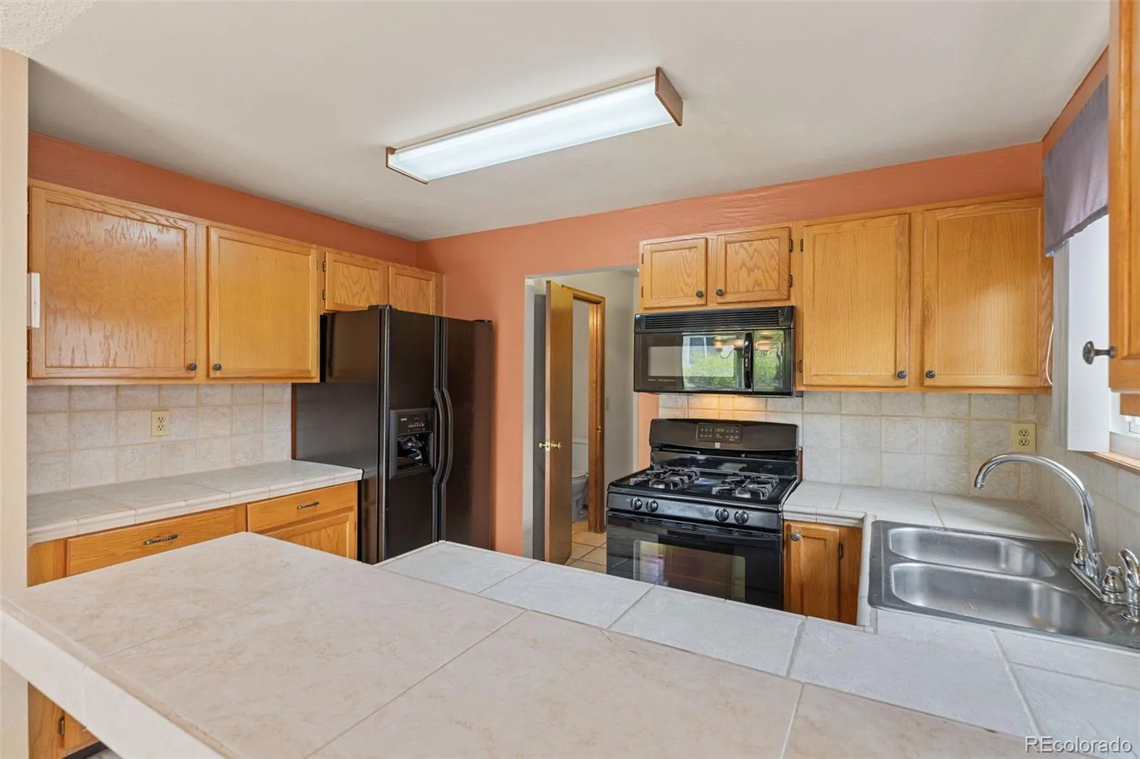 5638 S Youngfield Way Littleton CO 80127 | MLS #REC6317900 08102026182842 1600 19