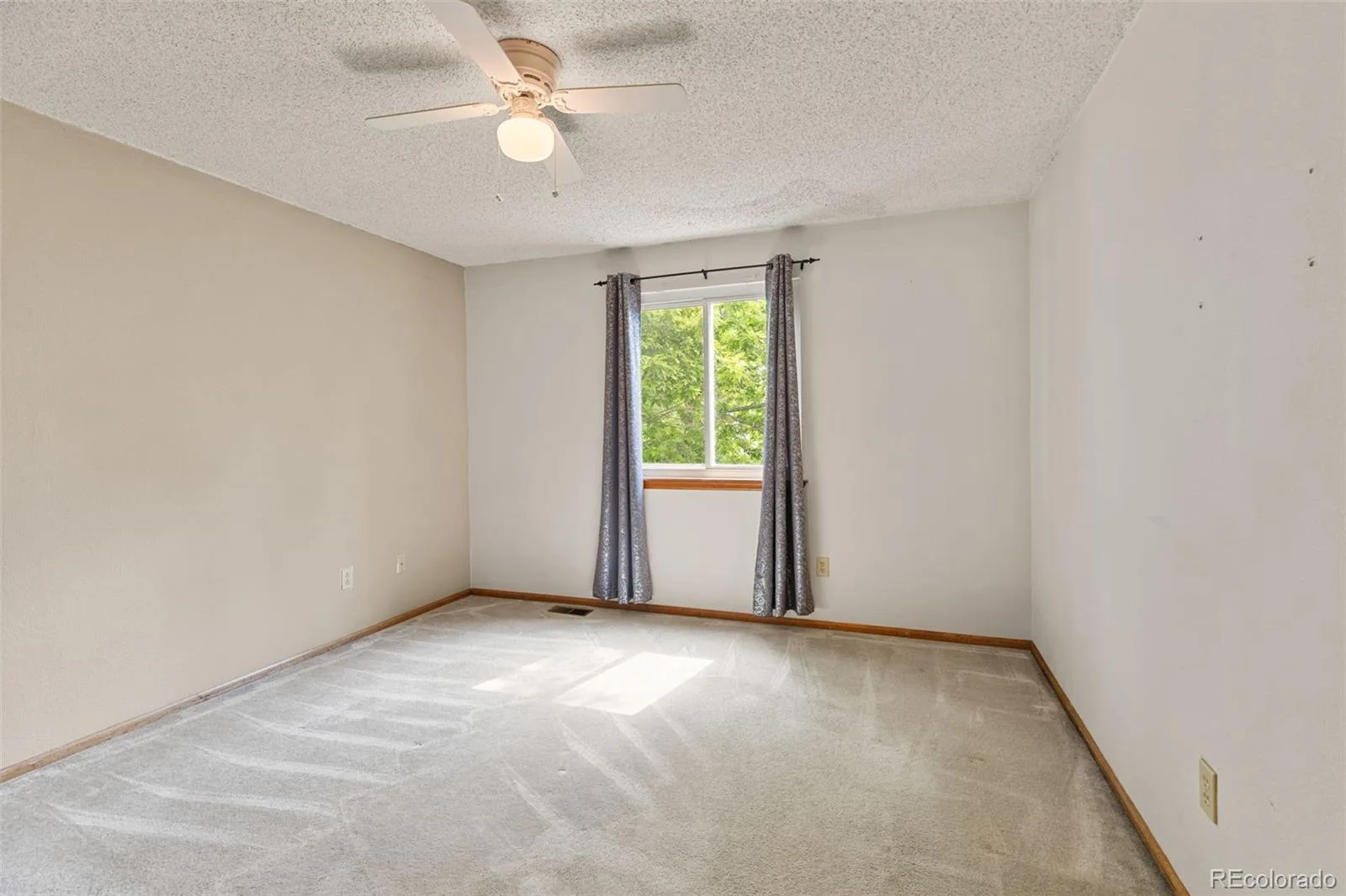 5638 S Youngfield Way Littleton CO 80127 | MLS #REC6317900 08102026182842 1600 26