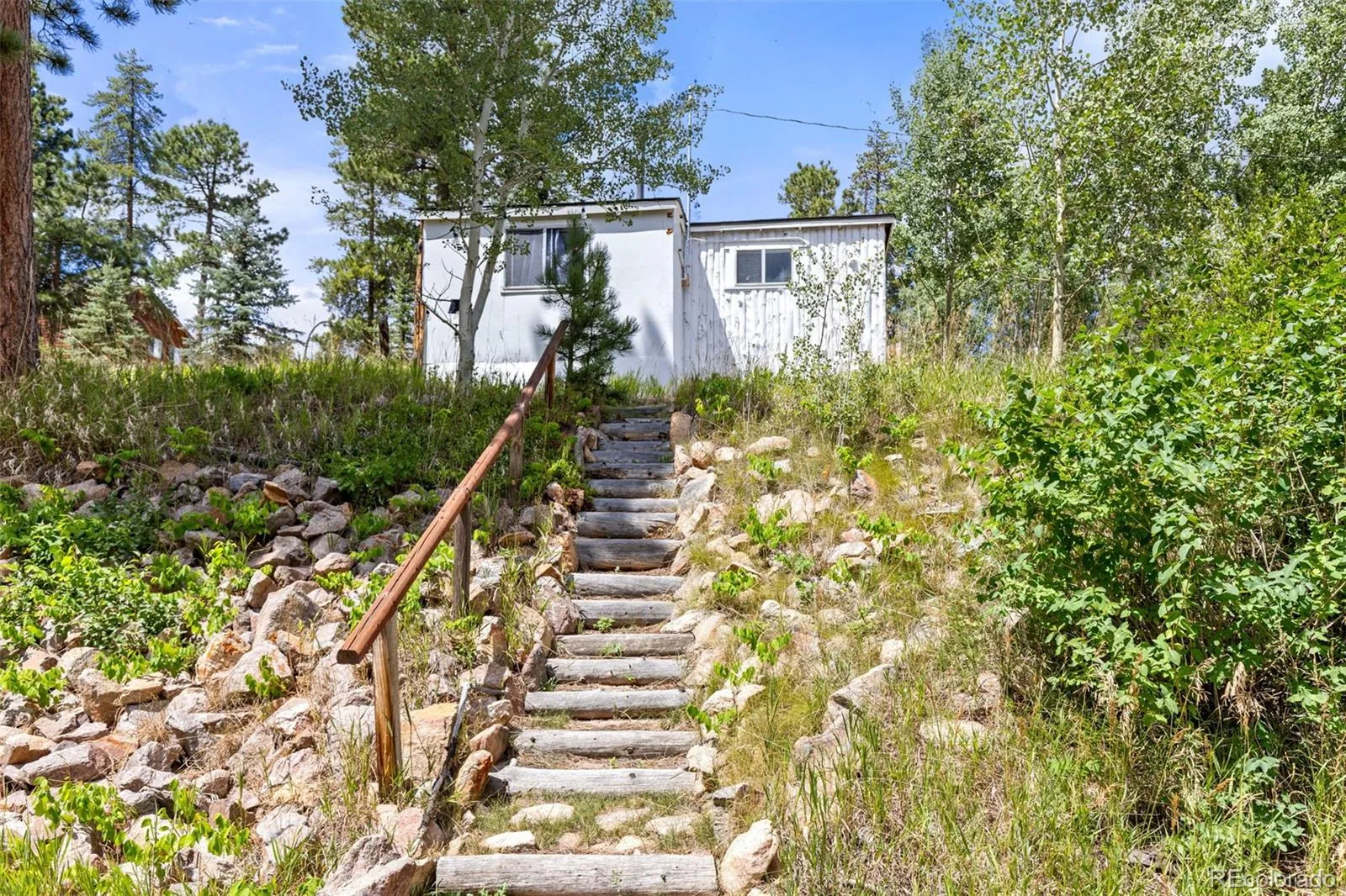 11827 Brook Road Golden CO 80403 | MLS #REC6318055 08192026152851 1600 28
