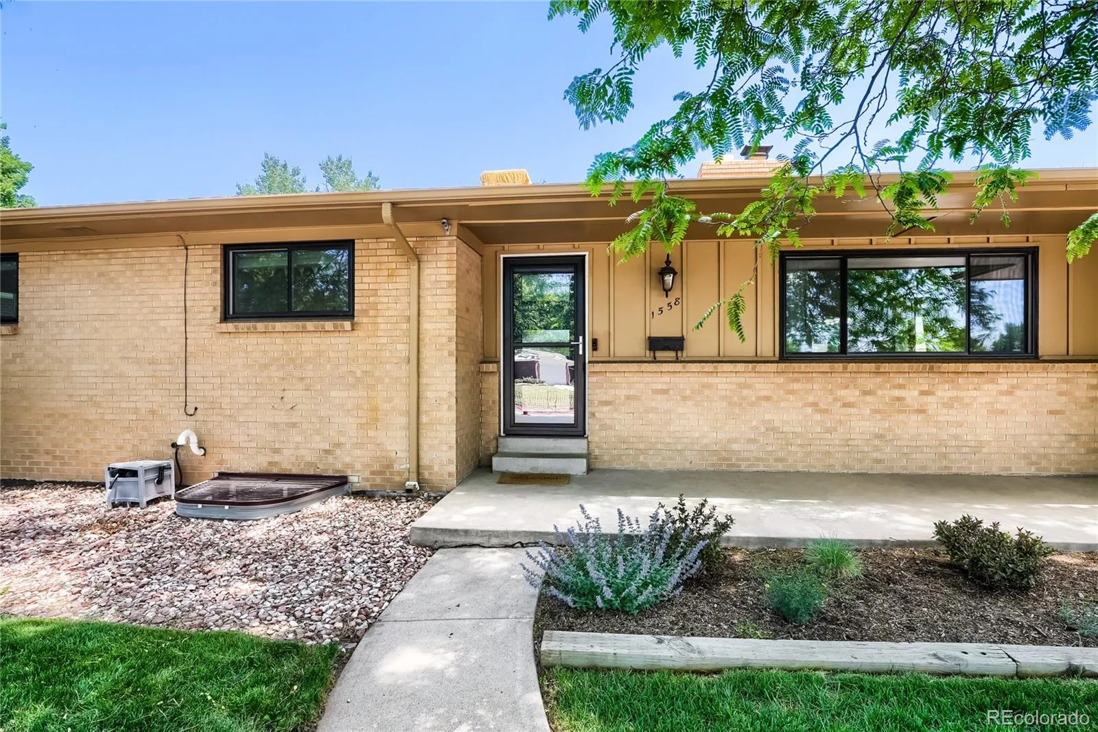 1558 S Gray Street Lakewood CO 80232 MLS #REC6325618 06112026211948 1600 1