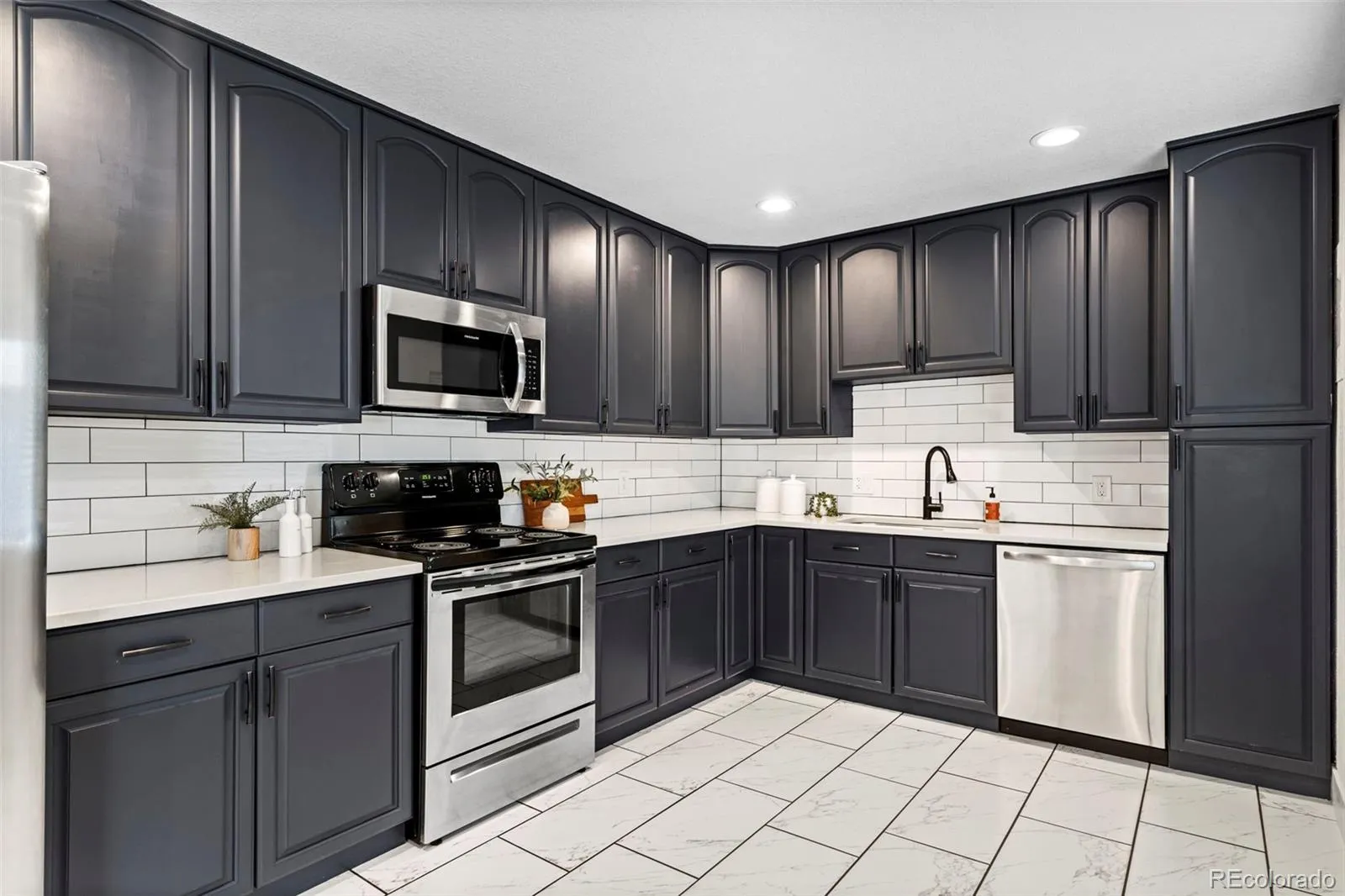 04152026165324 1600 17