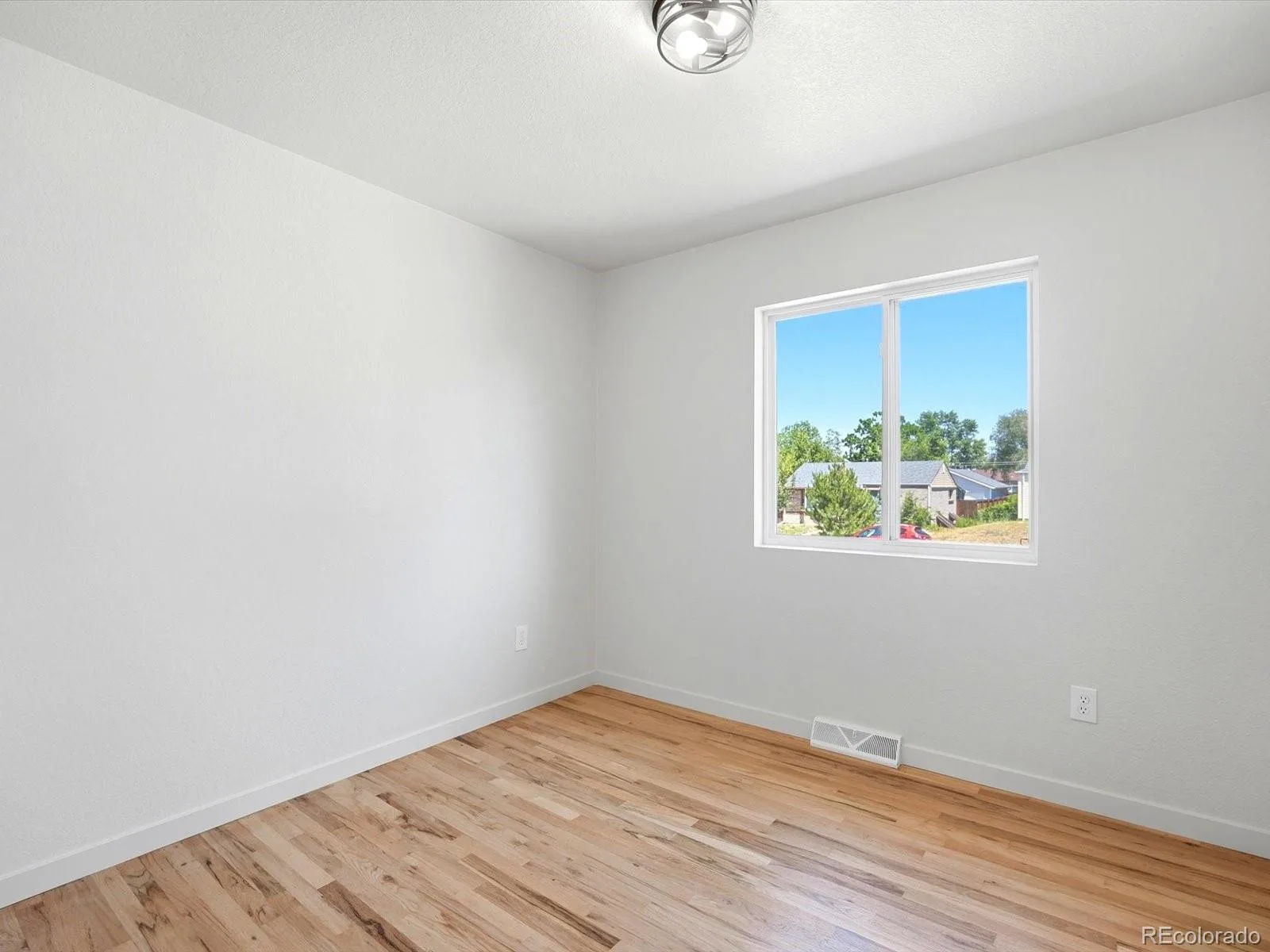 47 N Zenobia Street Denver CO 80219 MLS #REC6329341 07092026134627 1600 18
