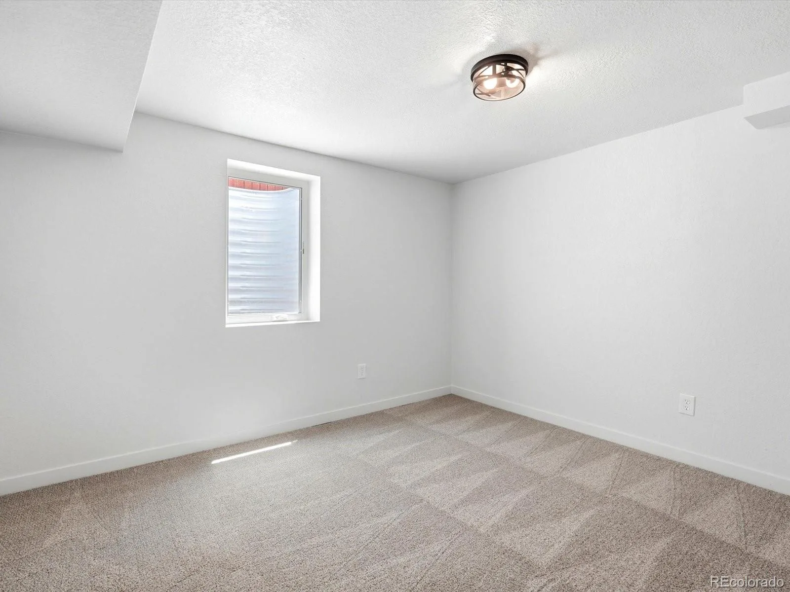 47 N Zenobia Street Denver CO 80219 MLS #REC6329341 07092026134627 1600 27