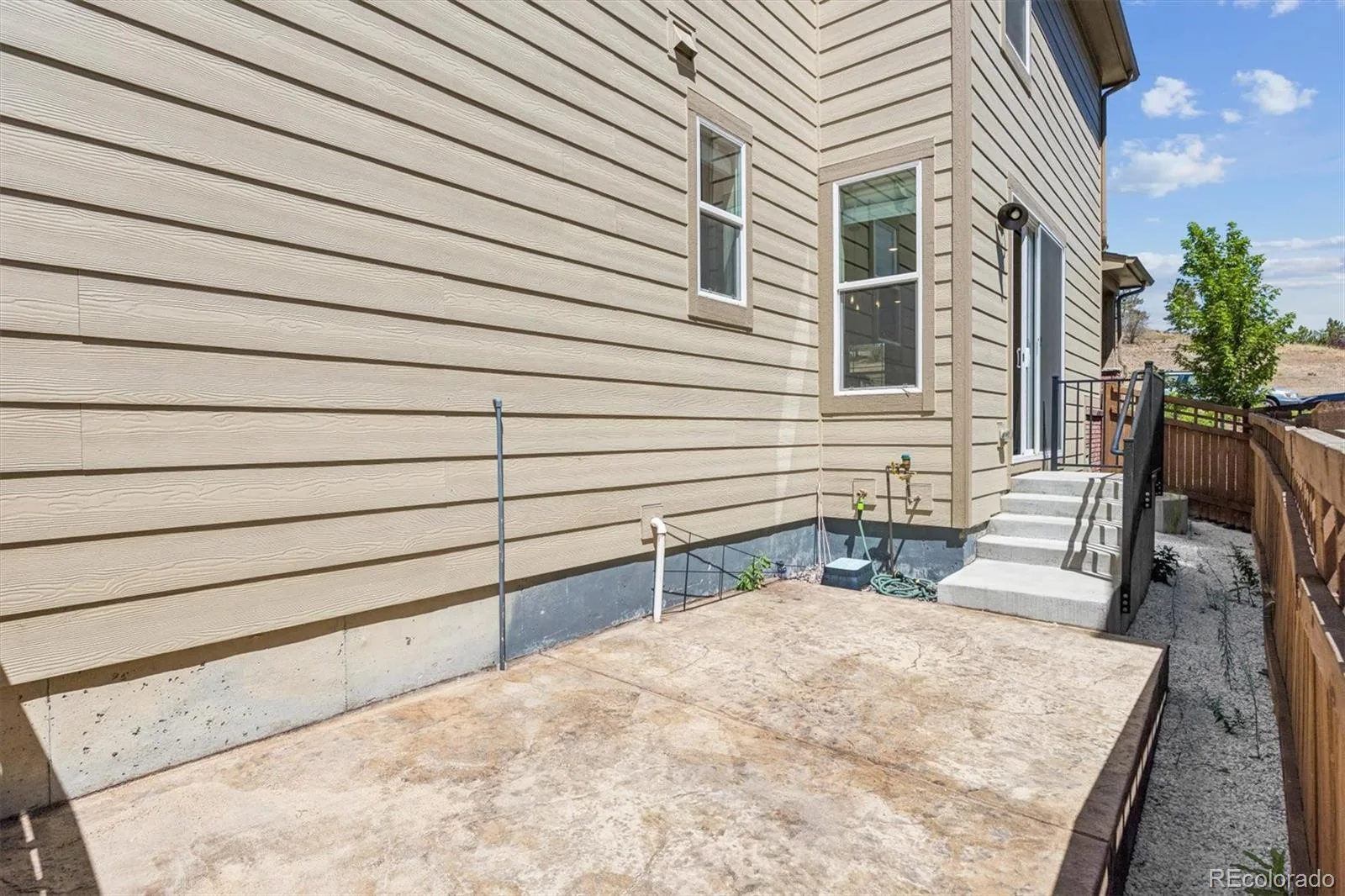 399 Courtfield Way Castle Rock CO 80108 | MLS #REC6331051 07242026174449 1600 31